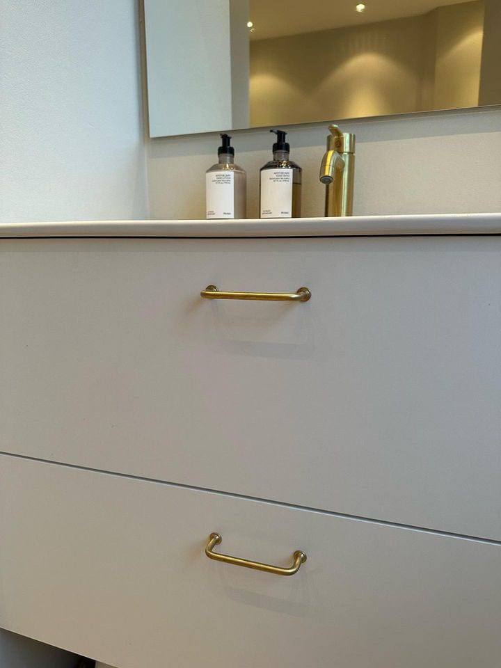 1353 | Greb i Børstet Messing med Lak Sibes FINICC