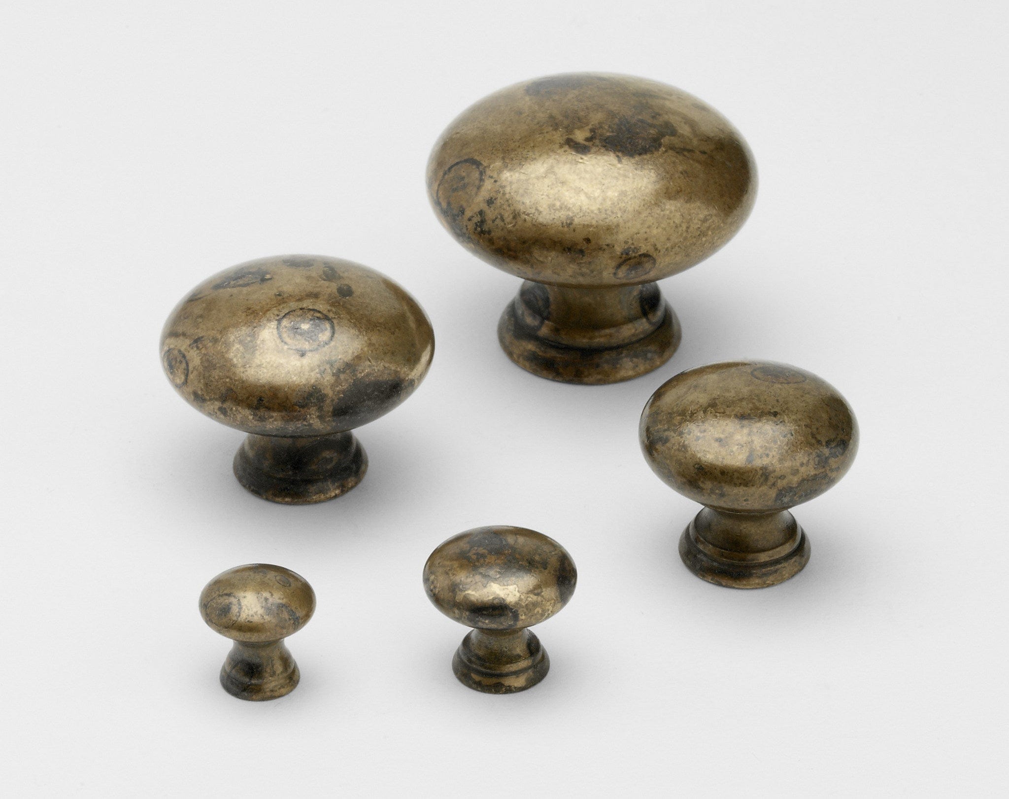 411 | Knop i Ubehandlet Messing Beslag Design FINICC