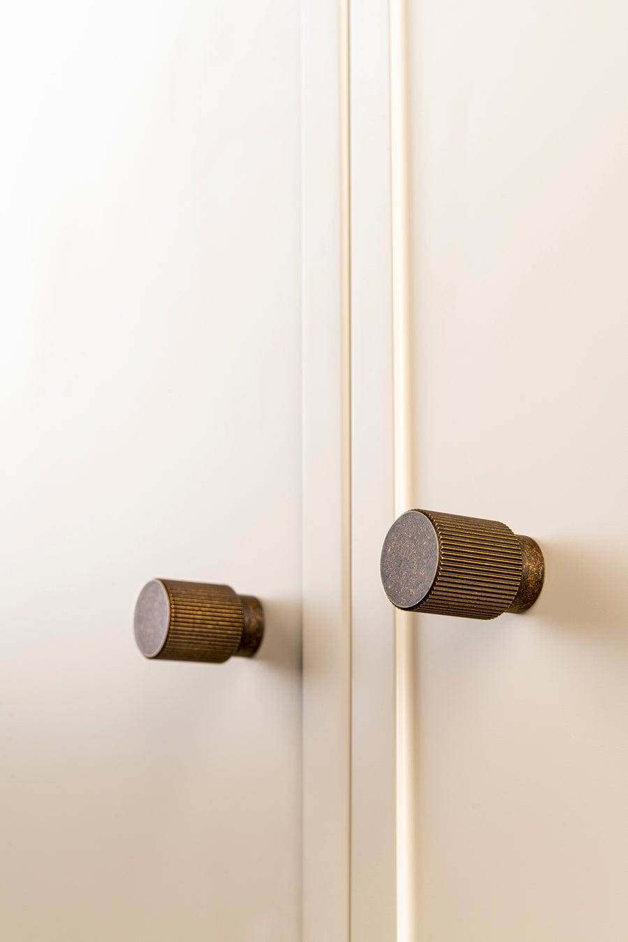 Arpa | Knop i Antik Messing Ø 22 mm x D 31 mm Viefe FINICC