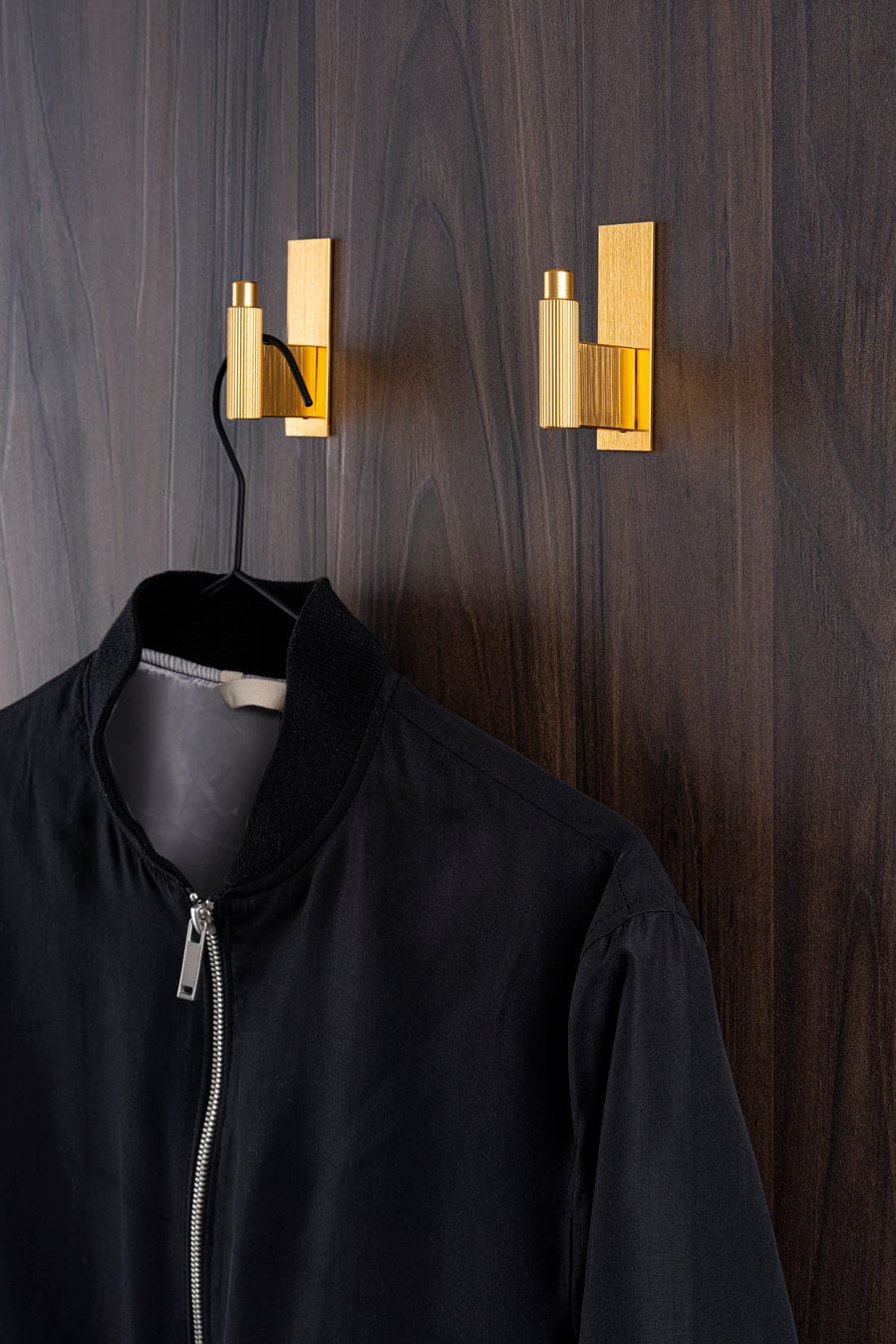 Arpa Plate | Knage i Børstet Messing H 80 mm x D 43 mm Viefe VF-7036025L291 FINICC