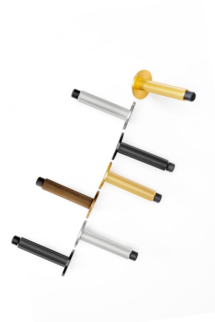 Arpa Wall | Dørstopper i Børstet Messing Ø 50 mm x D 101 mm Viefe FINICC