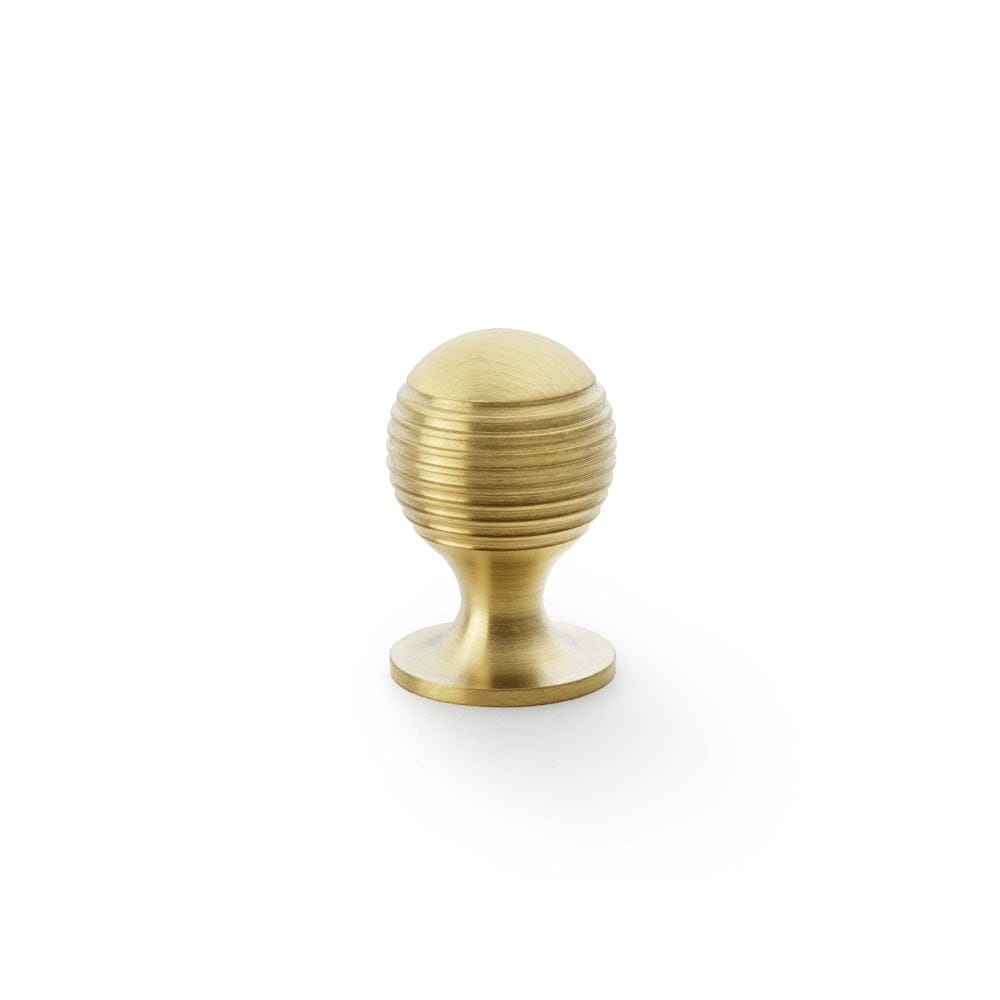 Caesar | Knop i Børstet Messing med Lak Ø 25 mm x D 38 mm Alexander & Wilks AW832-25-SBPVD FINICC