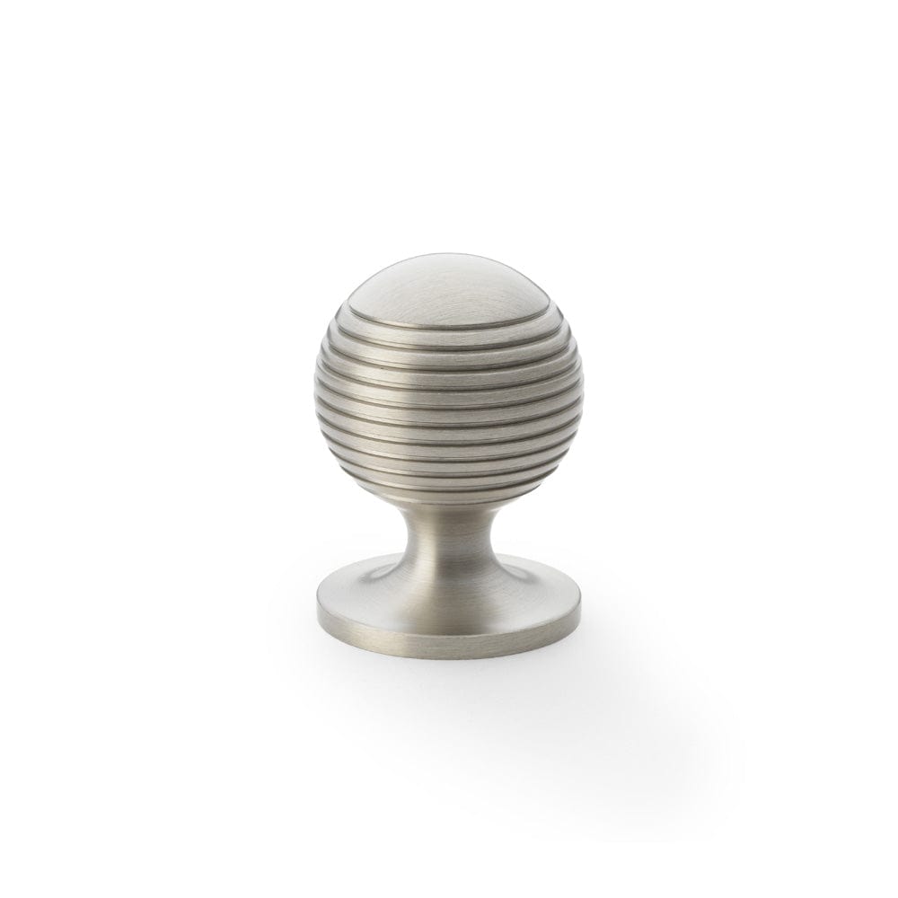Caesar | Knop i Rustfrit Stål Finish Ø 32 mm x D 38 mm Alexander & Wilks AW832-32-SN FINICC
