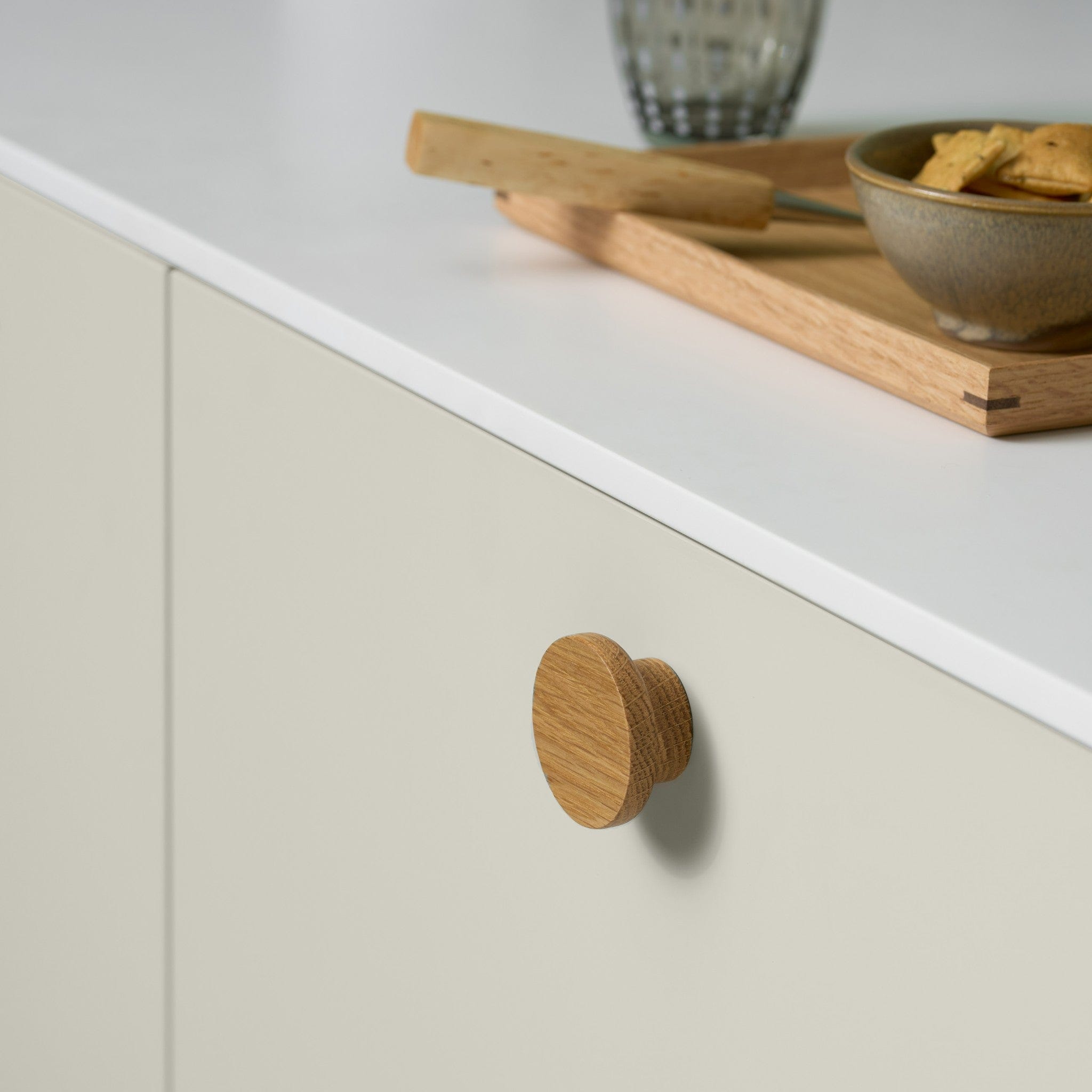 Circle | Knop i Lakeret Eg Ø 50 mm x D 24 mm Furnipart FINICC