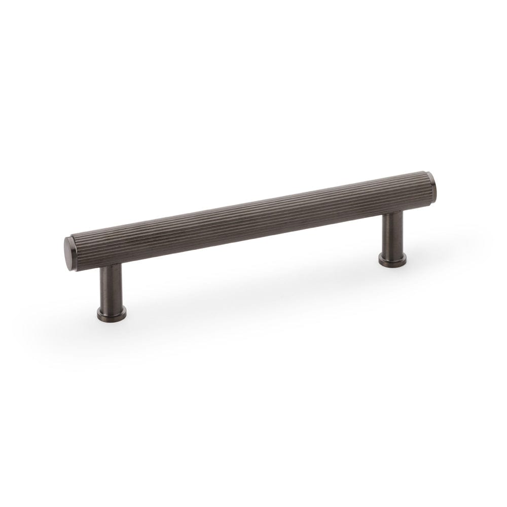Crispin Reeded | Greb i Dark Bronze L 166 mm (C/C 128 mm) Alexander & Wilks AW809R-128-DBZPVD FINICC
