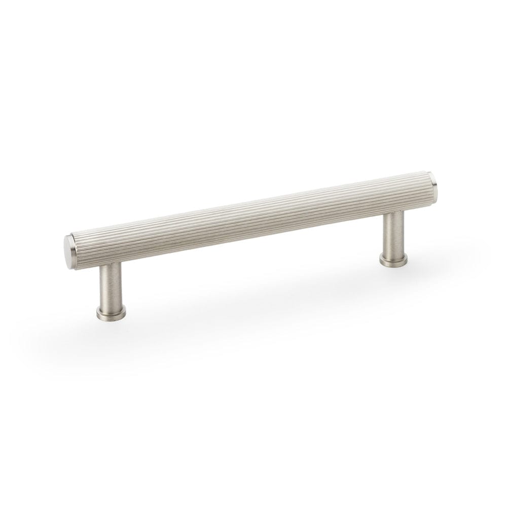 Crispin Reeded | Greb i Rustfrit Stål Finish L 166 mm (C/C 128 mm) Alexander & Wilks AW809R-128-SN FINICC