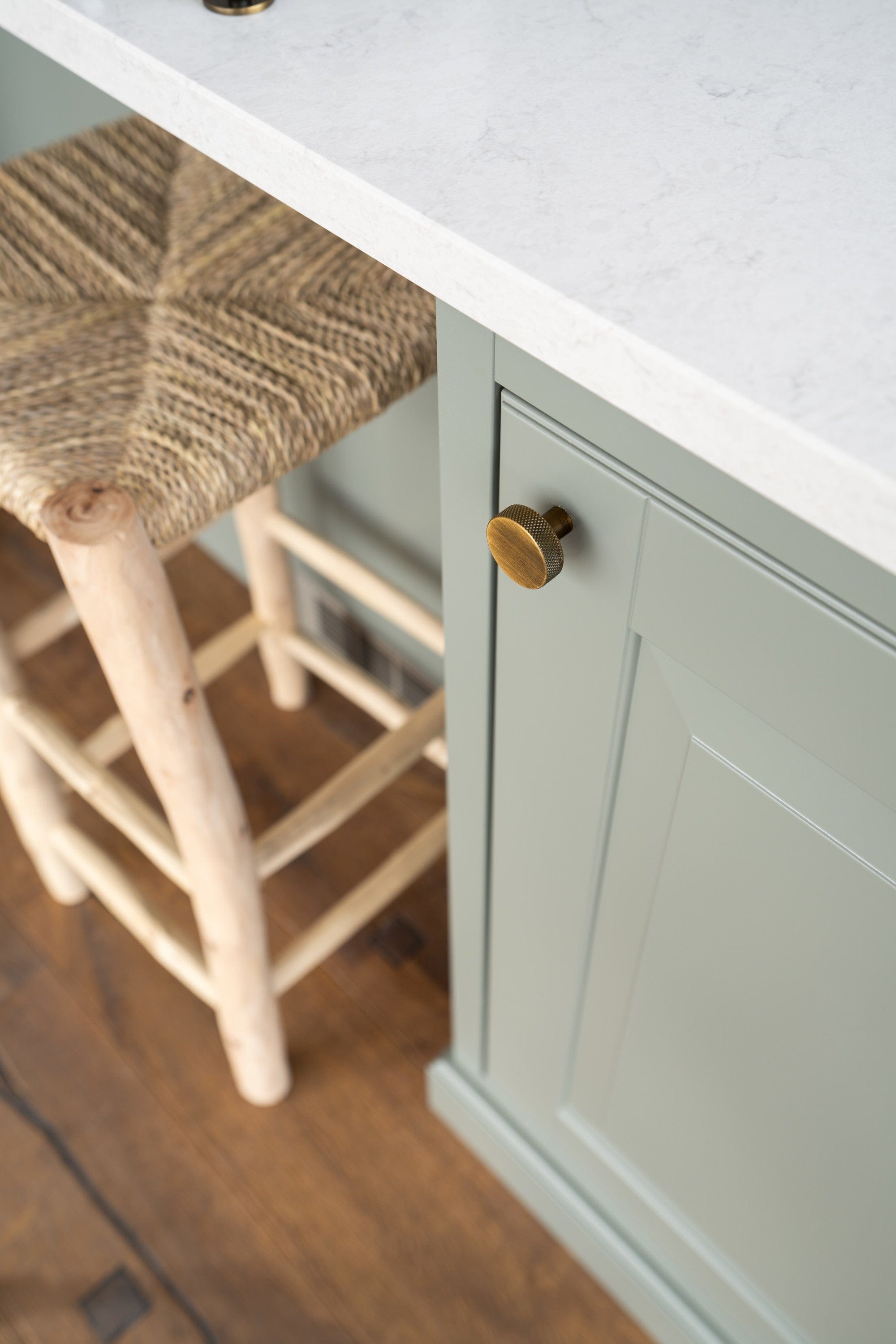 Flat | Knop i Dark Bronze Beslag Design FINICC