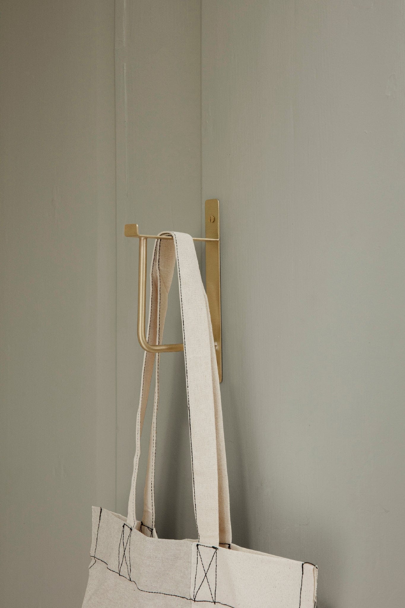 Hang Rack | Knage i Messing H 19 cm x D 12 cm ferm LIVING FINICC