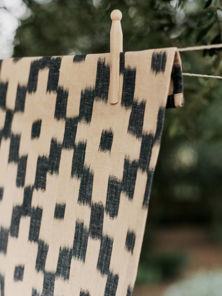 Ikat | Viskestykke i Ink Blue/Off-white L 70 cm x B 50 cm ferm LIVING FL-1104270944 FINICC