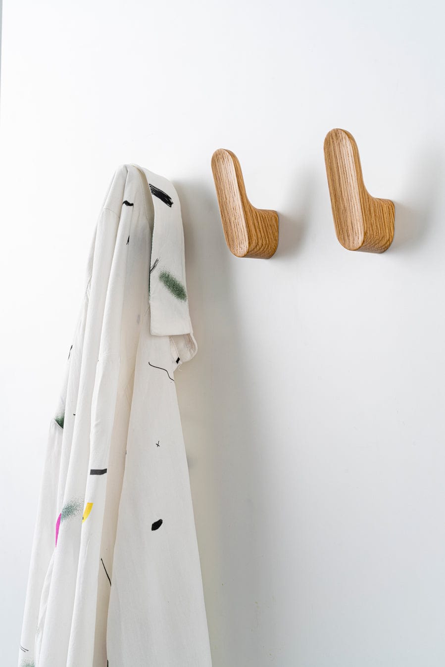 Luv Wood | Knage i Eg Lakeret H 82,2 mm x D 49,7 mm Viefe FINICC
