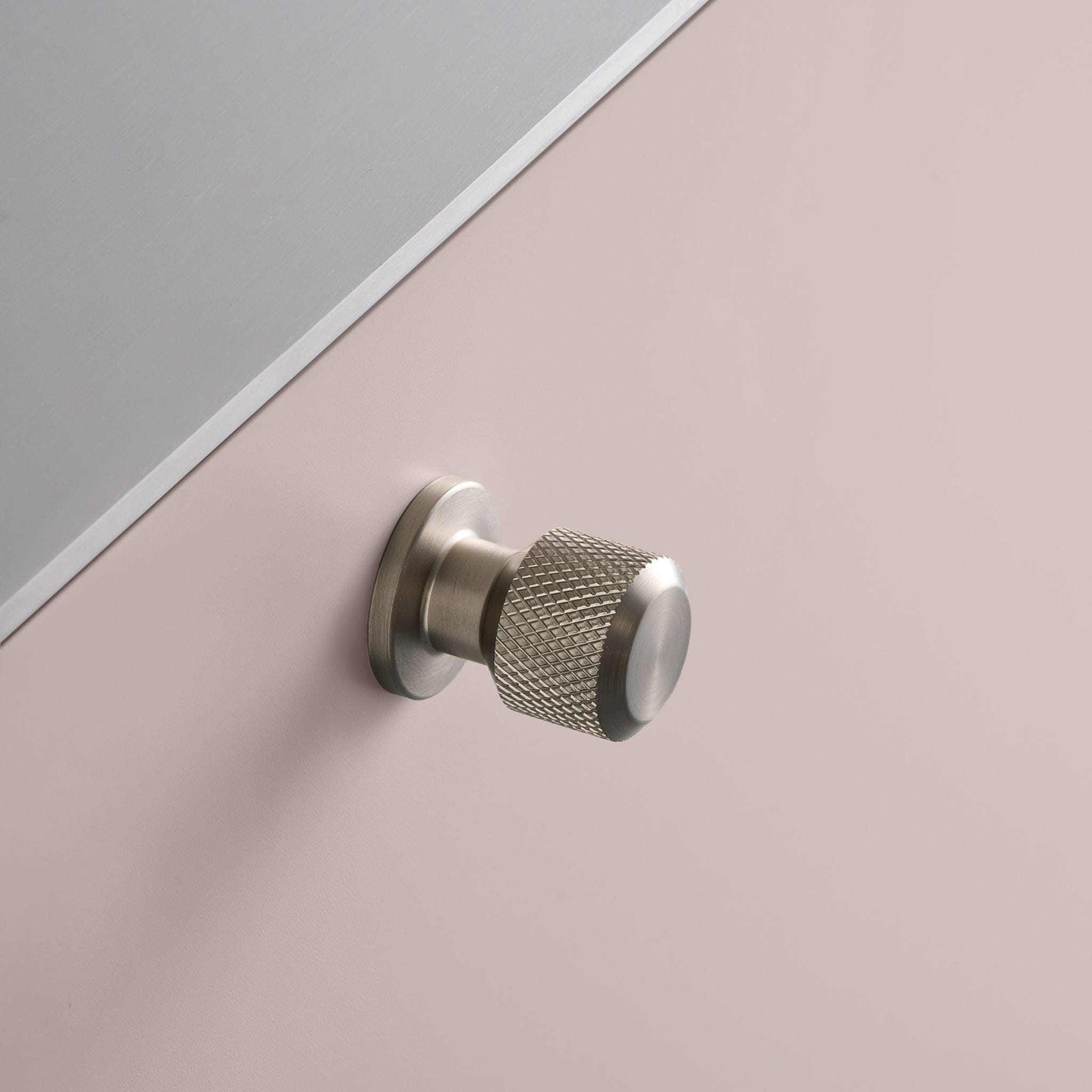 Manor Round | Knop i Rustfrit Stål Finish Ø 30 mm x D 35 mm Furnipart FINICC