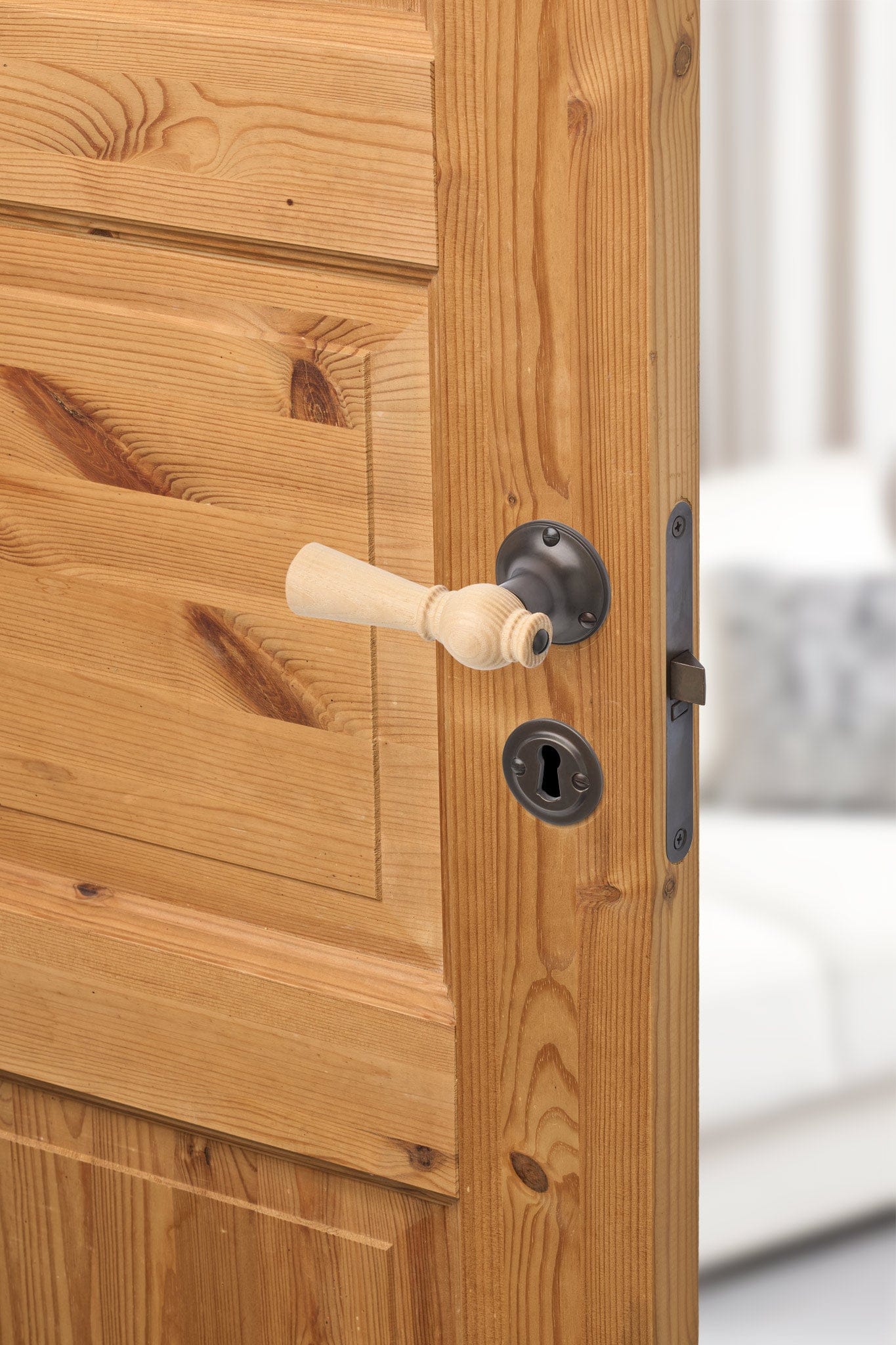 Østerbro | Dørhåndtag i Asketræ med klassiske rosetter og nøgleskilte i Bruneret Messing L 111 mm (C/C 30 mm) Sibes ØB-AS-1770-BB FINICC