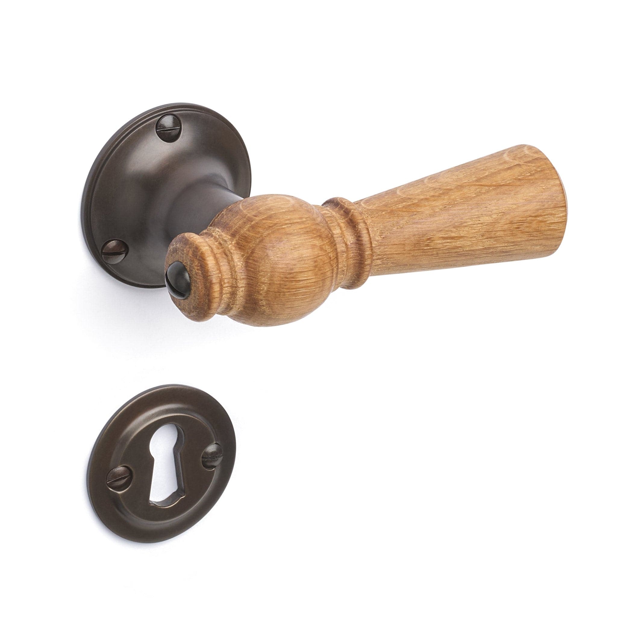 Østerbro | Dørhåndtag i Egetræ med klassiske rosetter og nøgleskilte i Bruneret Messing L 111 mm (C/C 30 mm) Sibes ØB-EN-1770-BB FINICC