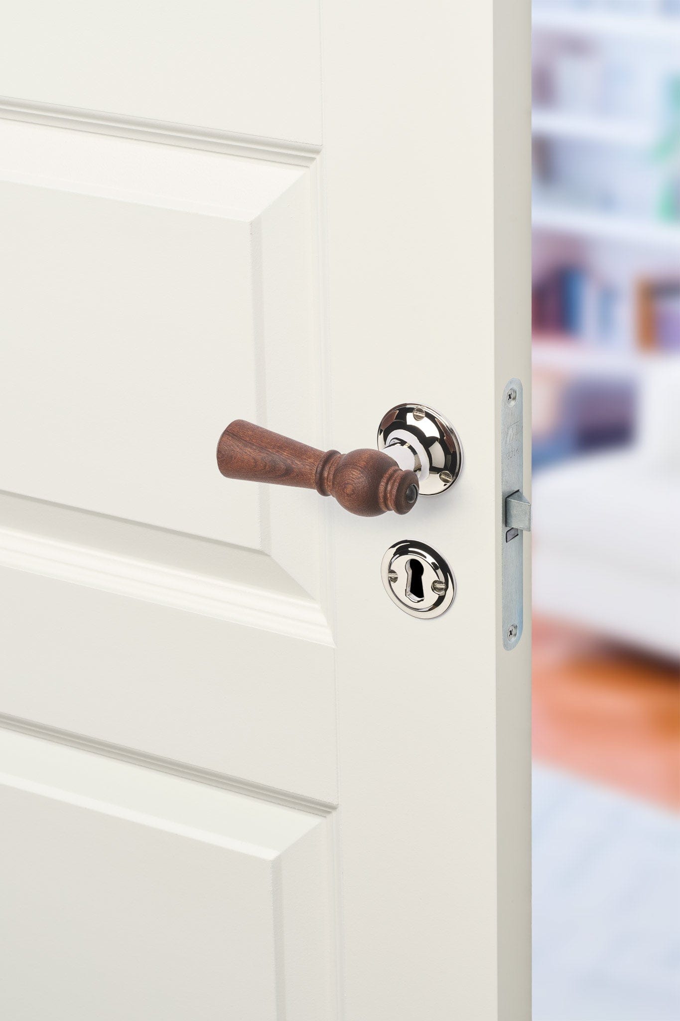 Østerbro | Dørhåndtag i Mahogni med klassiske rosetter og nøgleskilte i Blank Nikkel L 111 mm (C/C 30 mm) Sibes ØB-MA-1770-NI FINICC