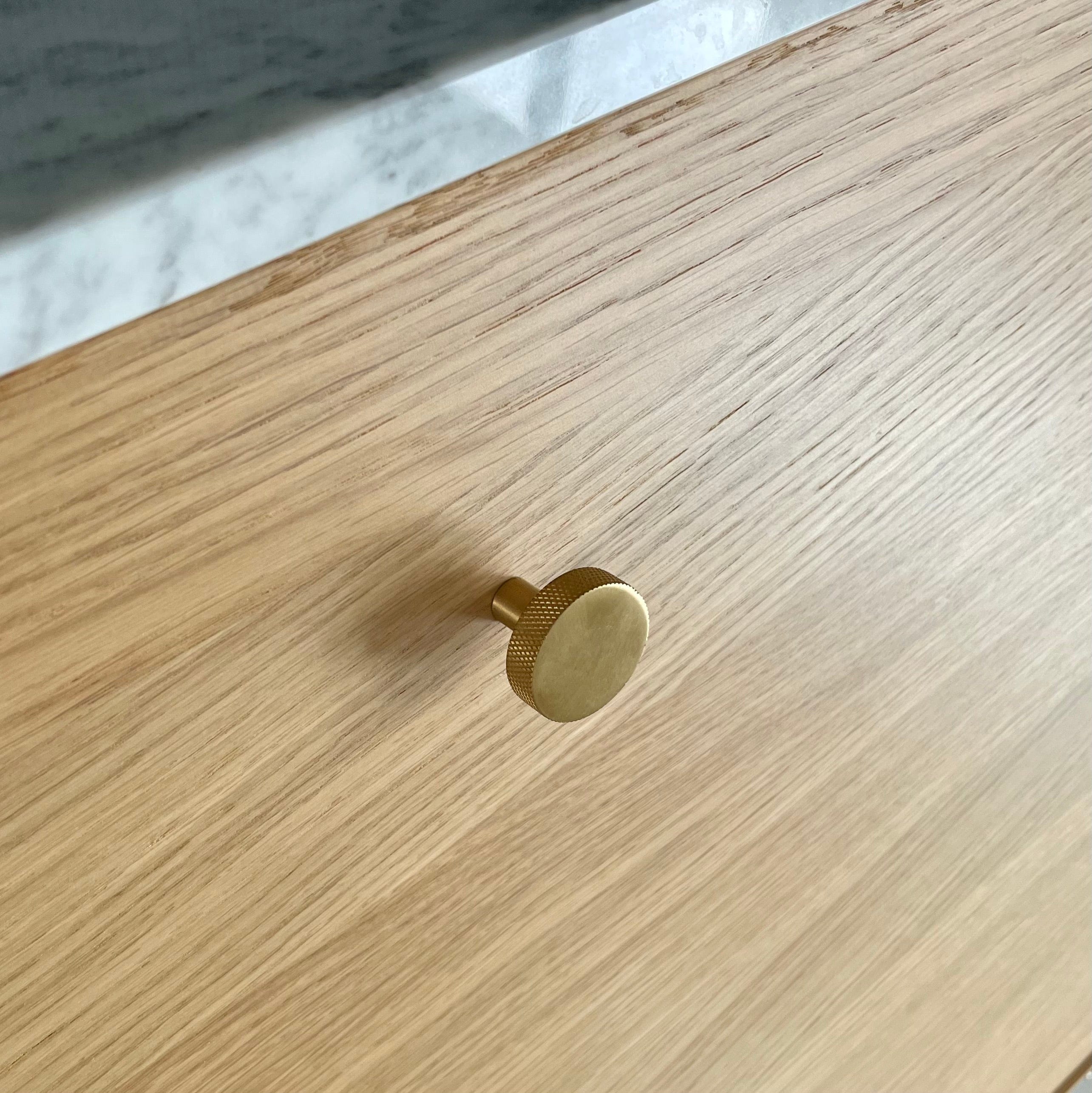 Østerbro | Knop i Børstet Messing med Lak Ø 30 mm x D 25 mm Copenhagen Home Design FINICC