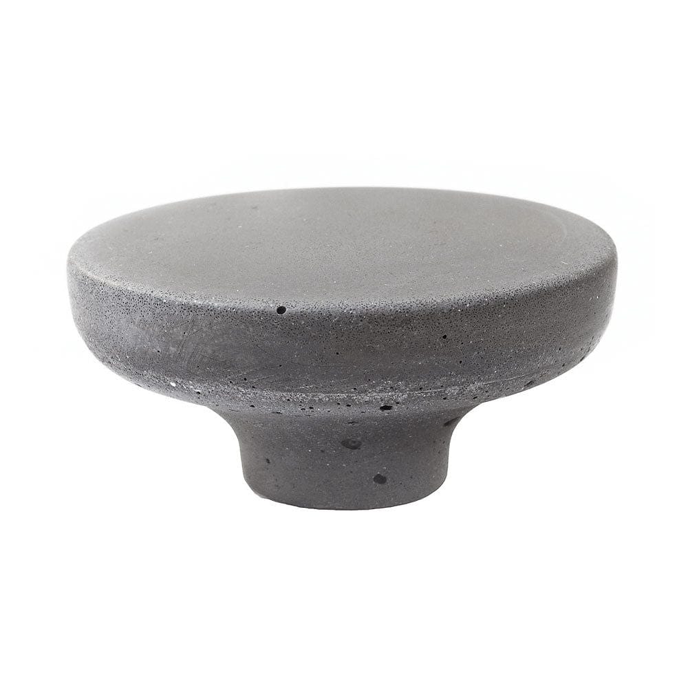 Pomolo | Knage i Lysegrå Beton Ø 72 mm x D 33 mm Urbi et Orbi FINICC