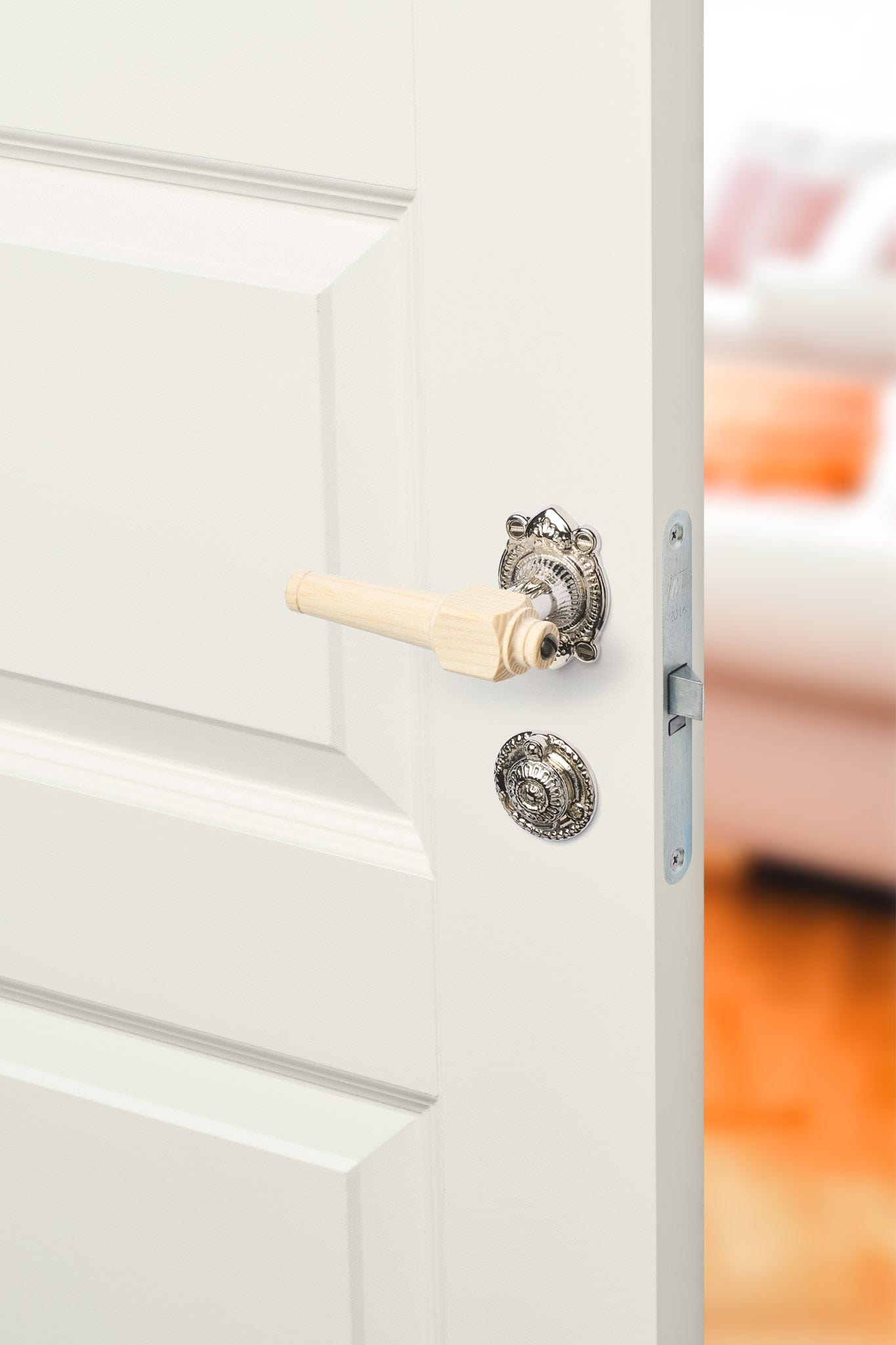 Svanemølle | Dørhåndtag i Asketræ med almue rosetter og nøgleskilte i Blank Nikkel L 111 mm (C/C 30 mm) Sibes SM-AS-1670-NI FINICC