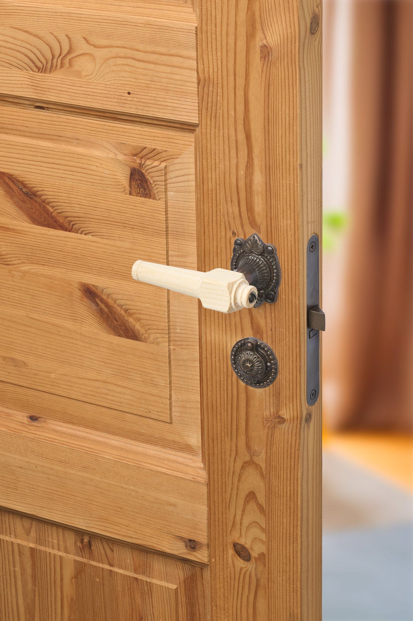 Svanemølle | Dørhåndtag i Asketræ med almue rosetter og nøgleskilte i Bruneret Messing L 111 mm (C/C 30 mm) Sibes SM-AS-1670-BB FINICC