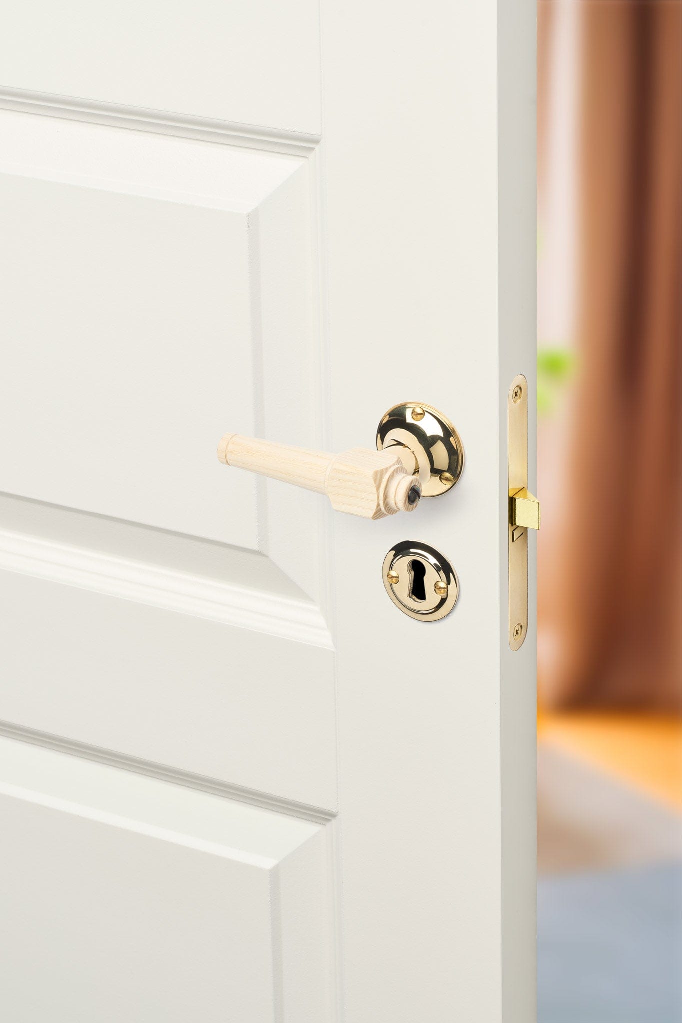 Svanemølle | Dørhåndtag i Asketræ med klassiske rosetter og nøgleskilte i Blank Messing uden Lak L 111 mm (C/C 30 mm) Sibes SM-AS-1770-MPU FINICC