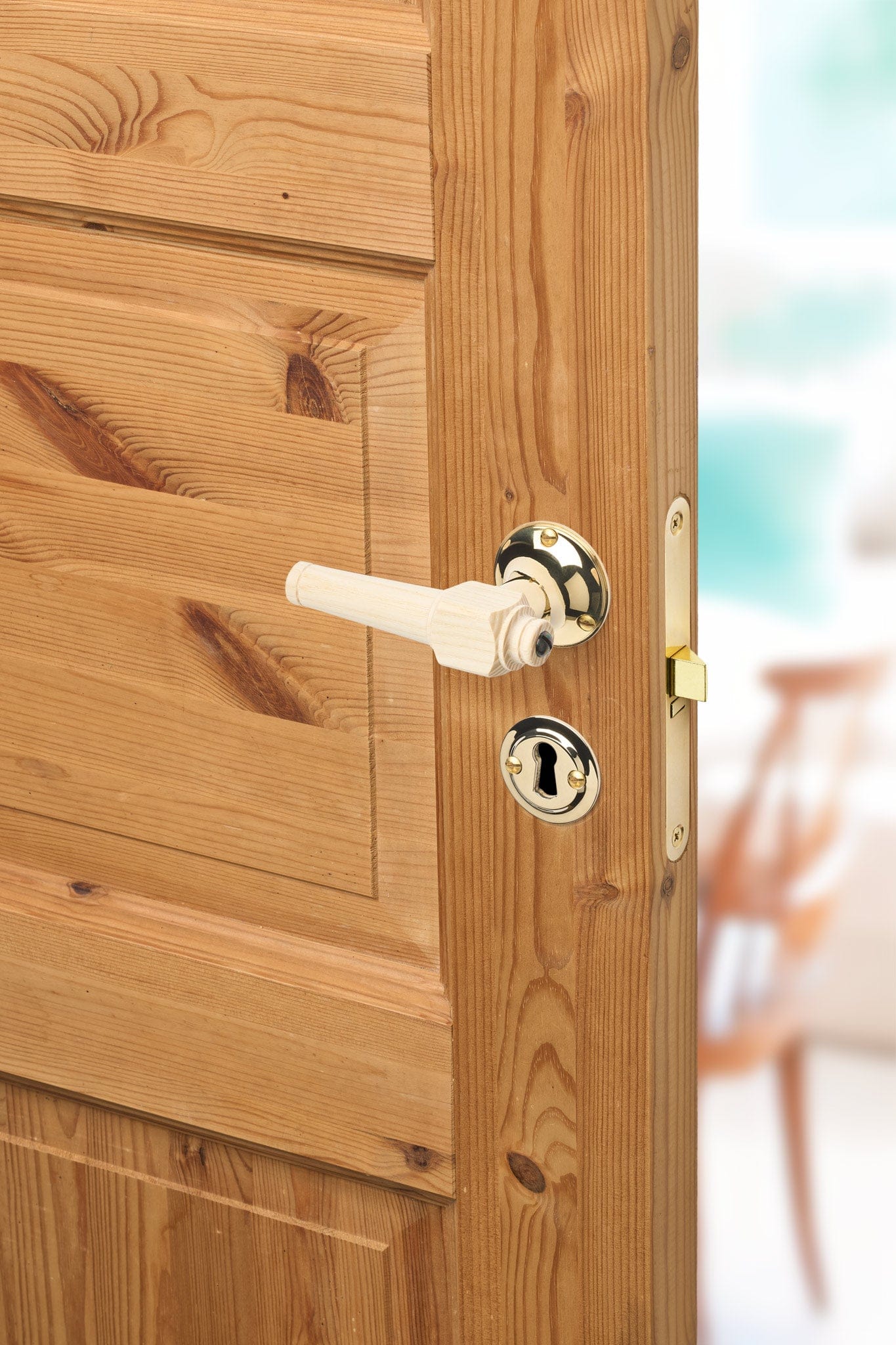 Svanemølle | Dørhåndtag i Asketræ med klassiske rosetter og nøgleskilte i Blank Messing uden Lak L 111 mm (C/C 30 mm) Sibes SM-AS-1770-MPU FINICC