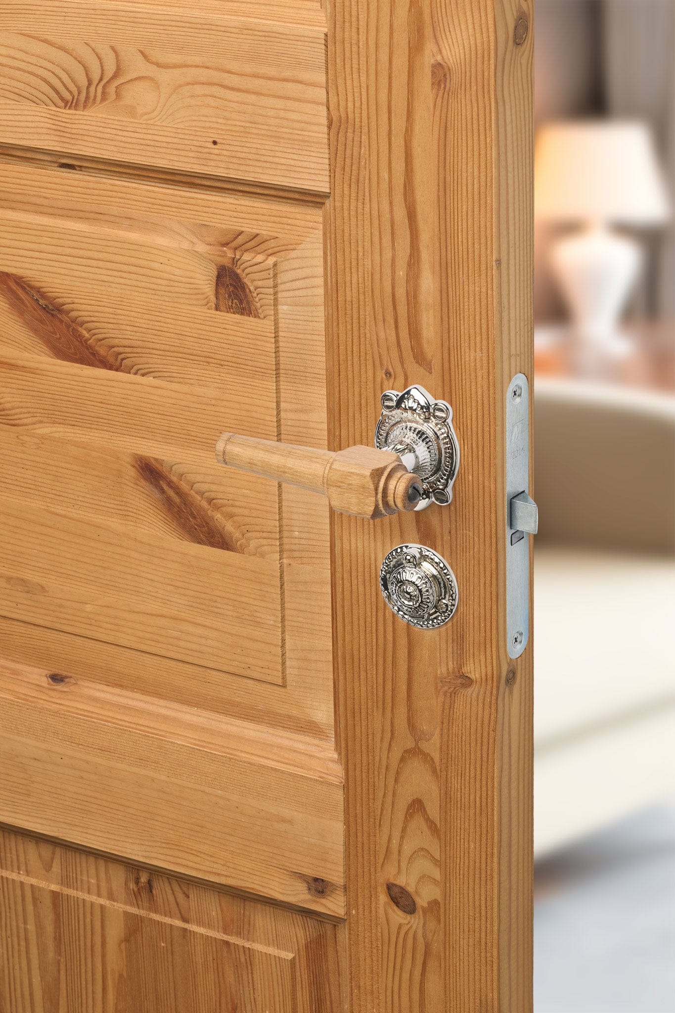 Svanemølle | Dørhåndtag i Egetræ med almue rosetter og nøgleskilte i Blank Nikkel L 111 mm (C/C 30 mm) Sibes SM-EN-1670-NI FINICC