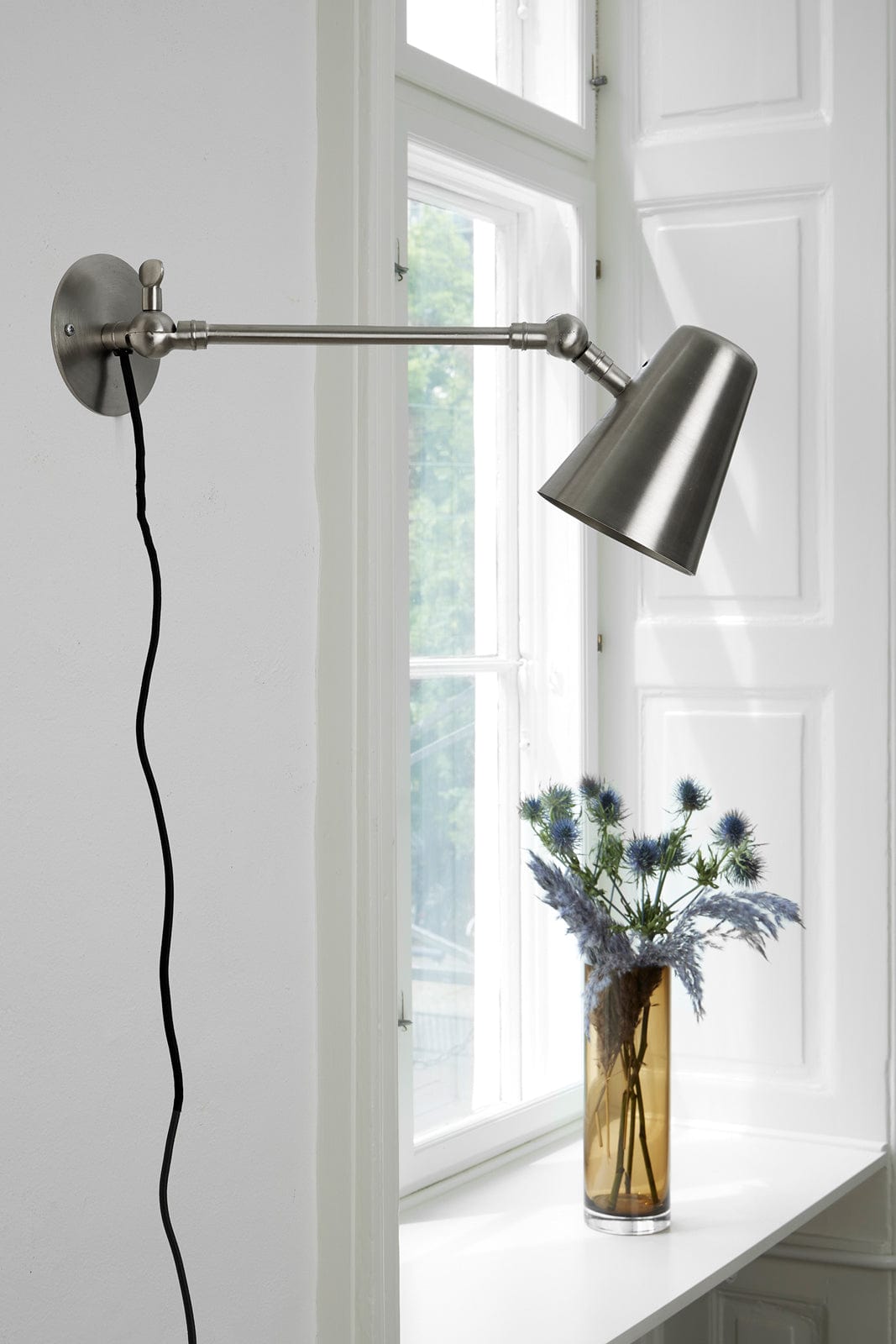Vala Long | Væglampe i Børstet Rustfrit Stål Ø 11 cm x D 42 cm H. Skjalm P. FINICC