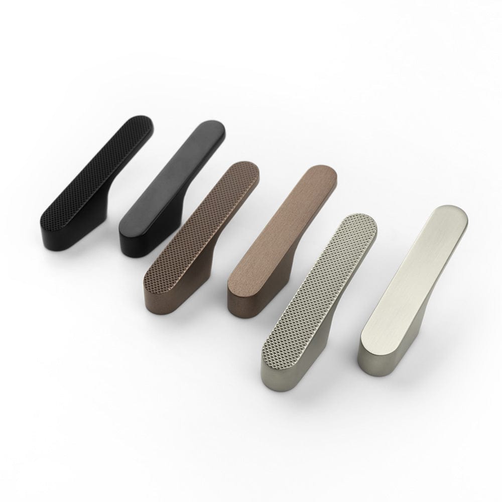 Vibe Grip | Knage i Børstet Rustfrit Stål Finish H 90 mm x D 37 mm Beslag Design 308446-21 FINICC