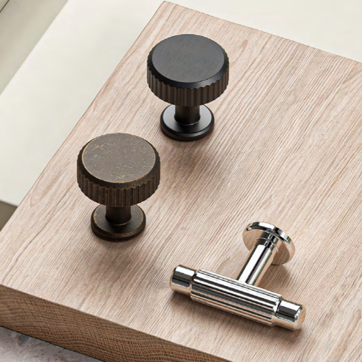 Villa Round | Knop i Antik Brun Ø 30 mm x D 20 mm Furnipart FINICC