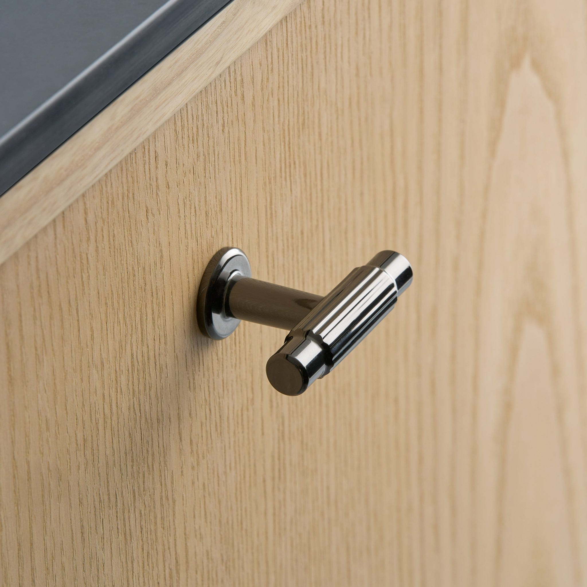 Villa T-Bar | Greb/Knop i Blank Sort Nikkel L 50 mm x D 34 mm Furnipart FINICC