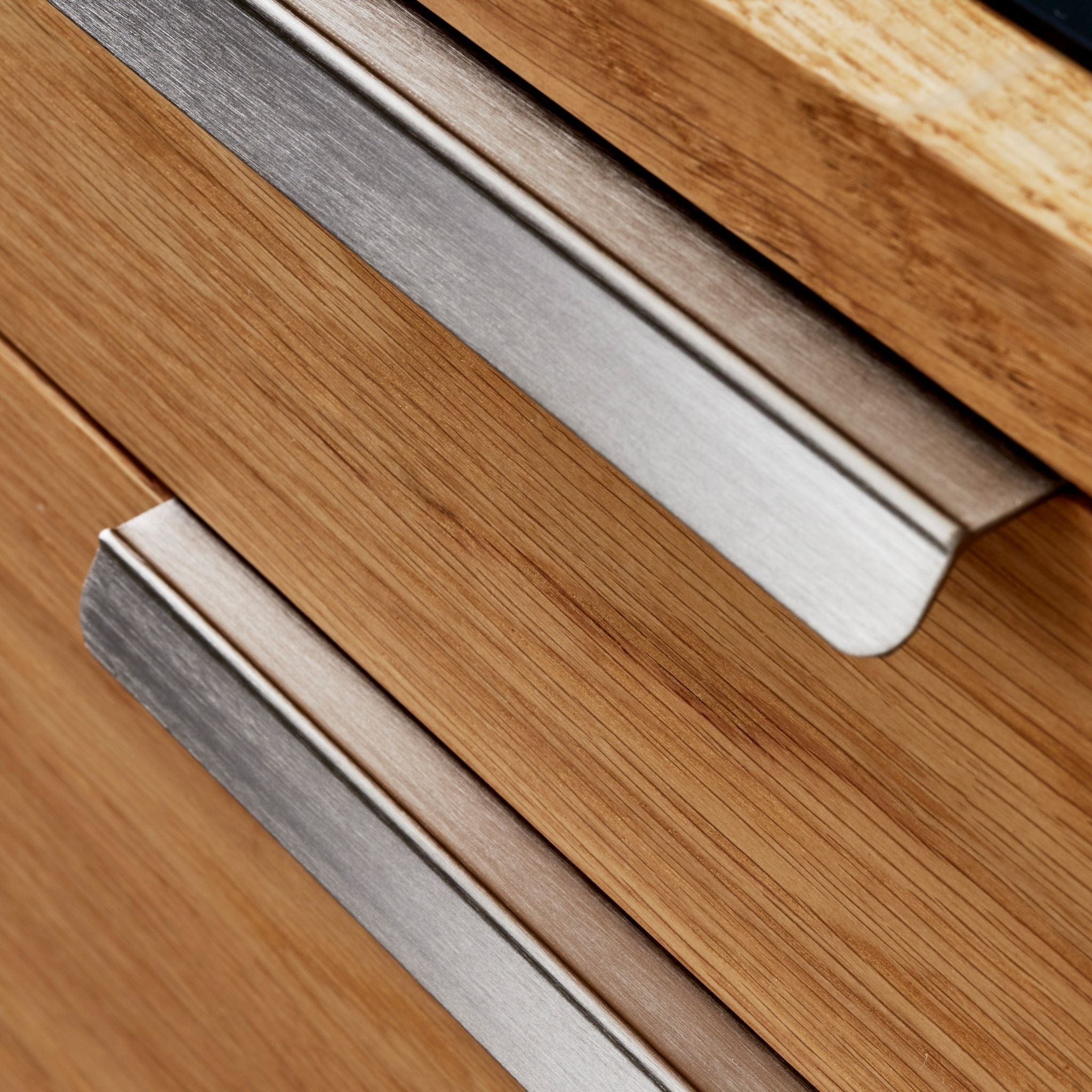 Accent | Greb i Rustfrit Stål Finish Furnipart FINICC