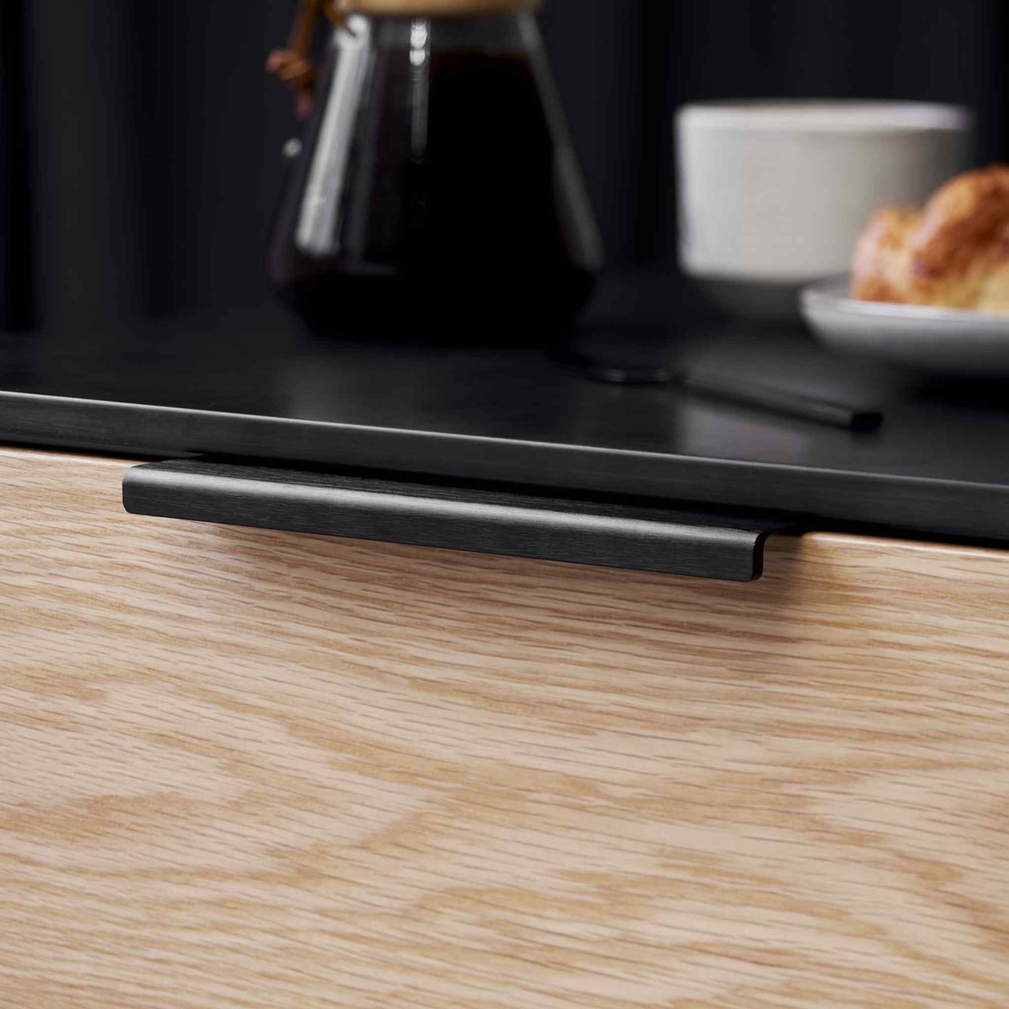 Artisan | Greb i Børstet Mat Sort Furnipart FINICC