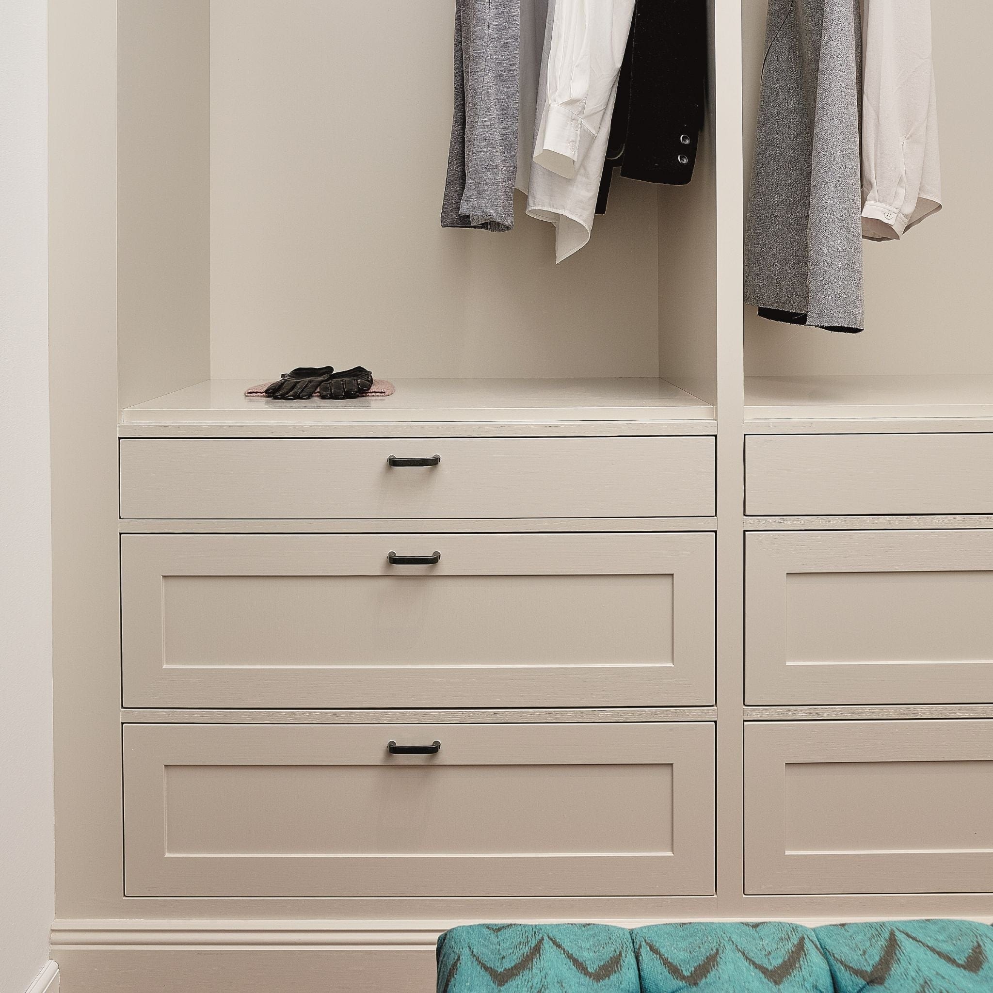 Base | Greb i Antik Grå Furnipart FINICC