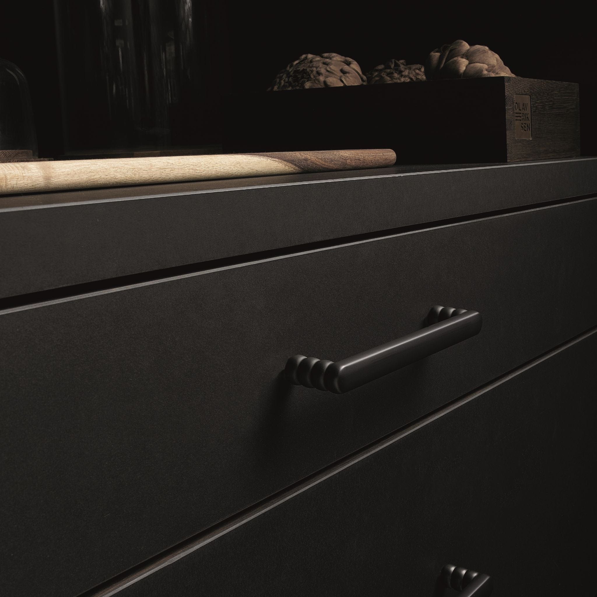 Bounce | Greb i Mat Sort L 176 mm (C/C: 160 mm) Furnipart FP-546660160-99 FINICC