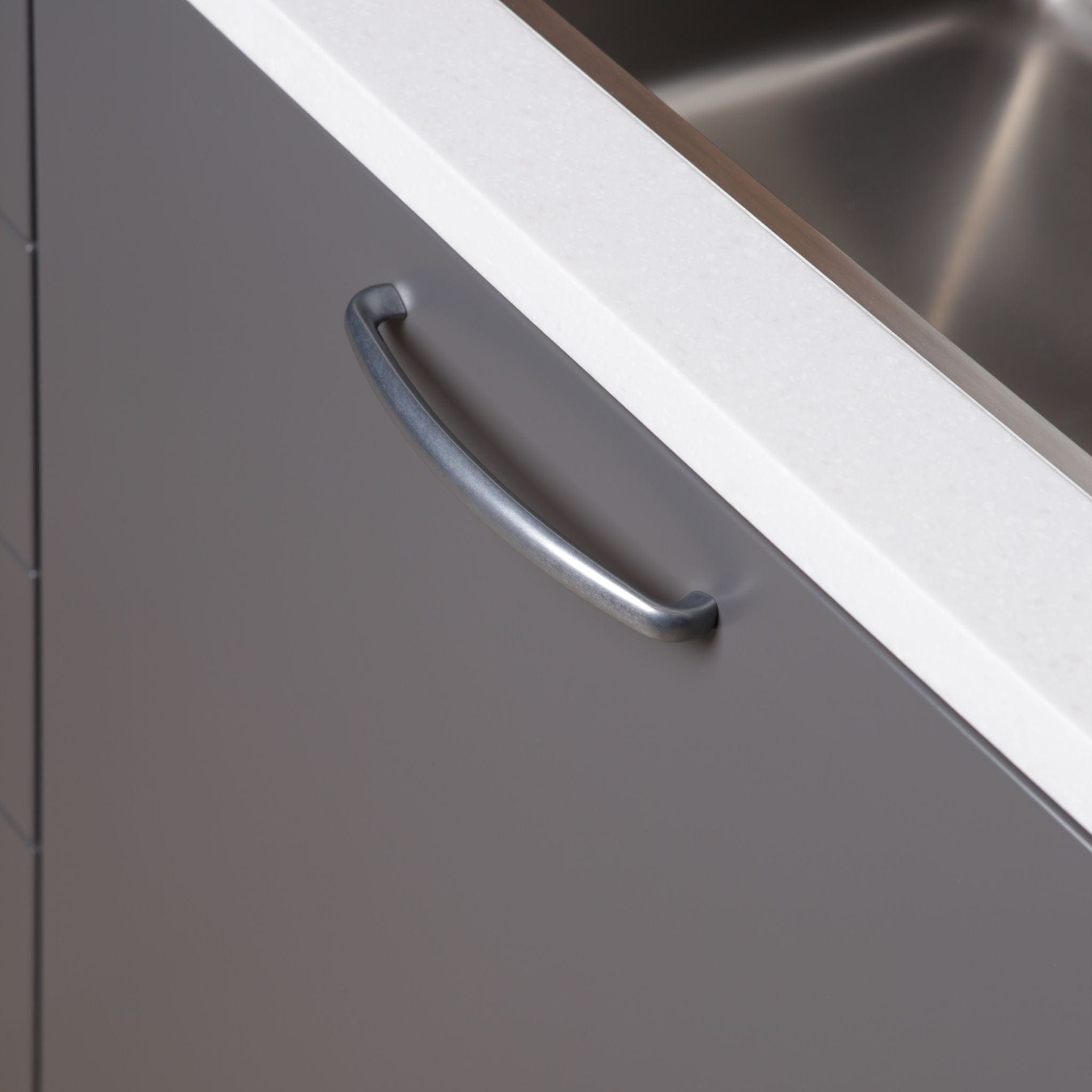 Bull | Greb i Antik Grå L 203 mm (C/C: 192 mm) Furnipart FP-528260192-22 FINICC