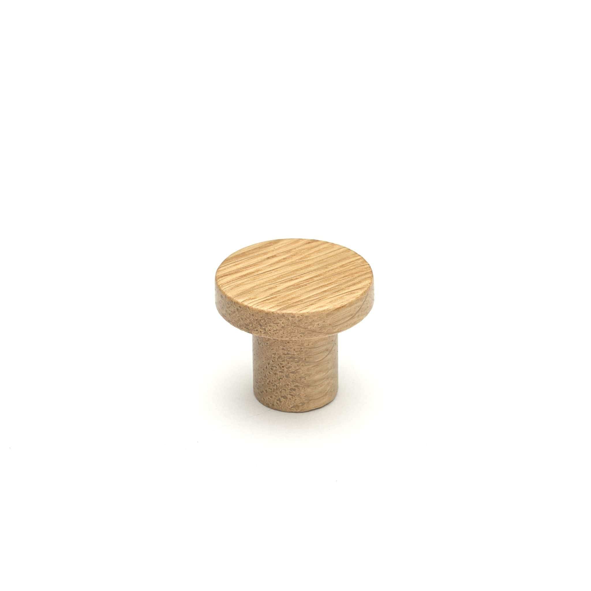 Circum | Møbelknop eller Knage i Lakeret Eg Ø 33 mm x D 28 mm Vonsild FINICC