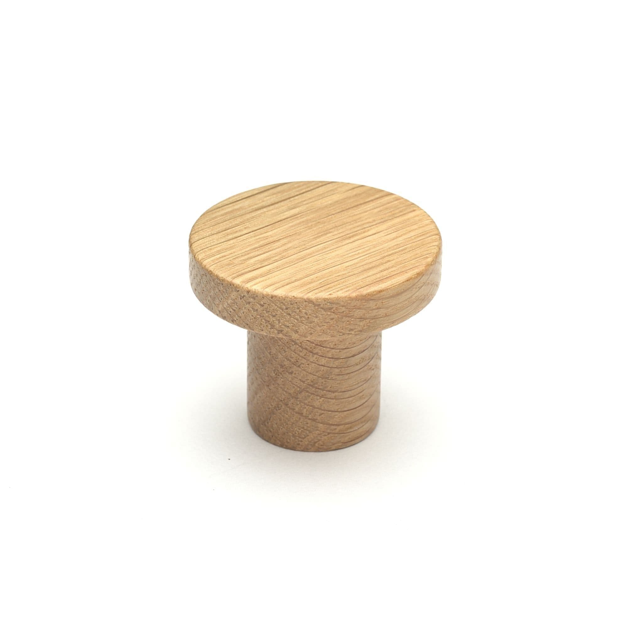 Circum | Møbelknop eller Knage i Lakeret Eg Ø 48 mm x D 40,5 mm Vonsild VS-106720048-052 FINICC