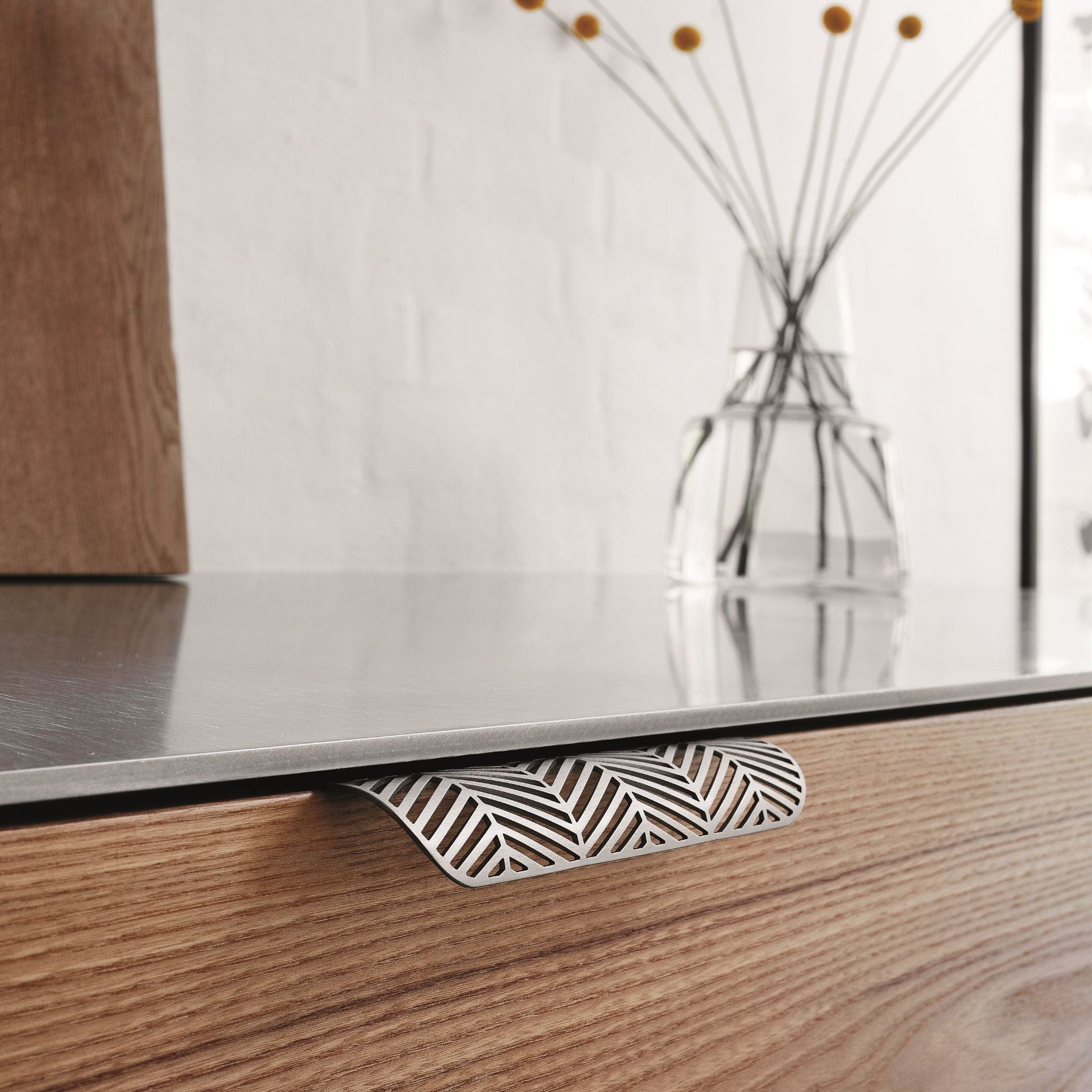Edge Filigree | Greb i Rustfrit Stål Finish Furnipart FINICC