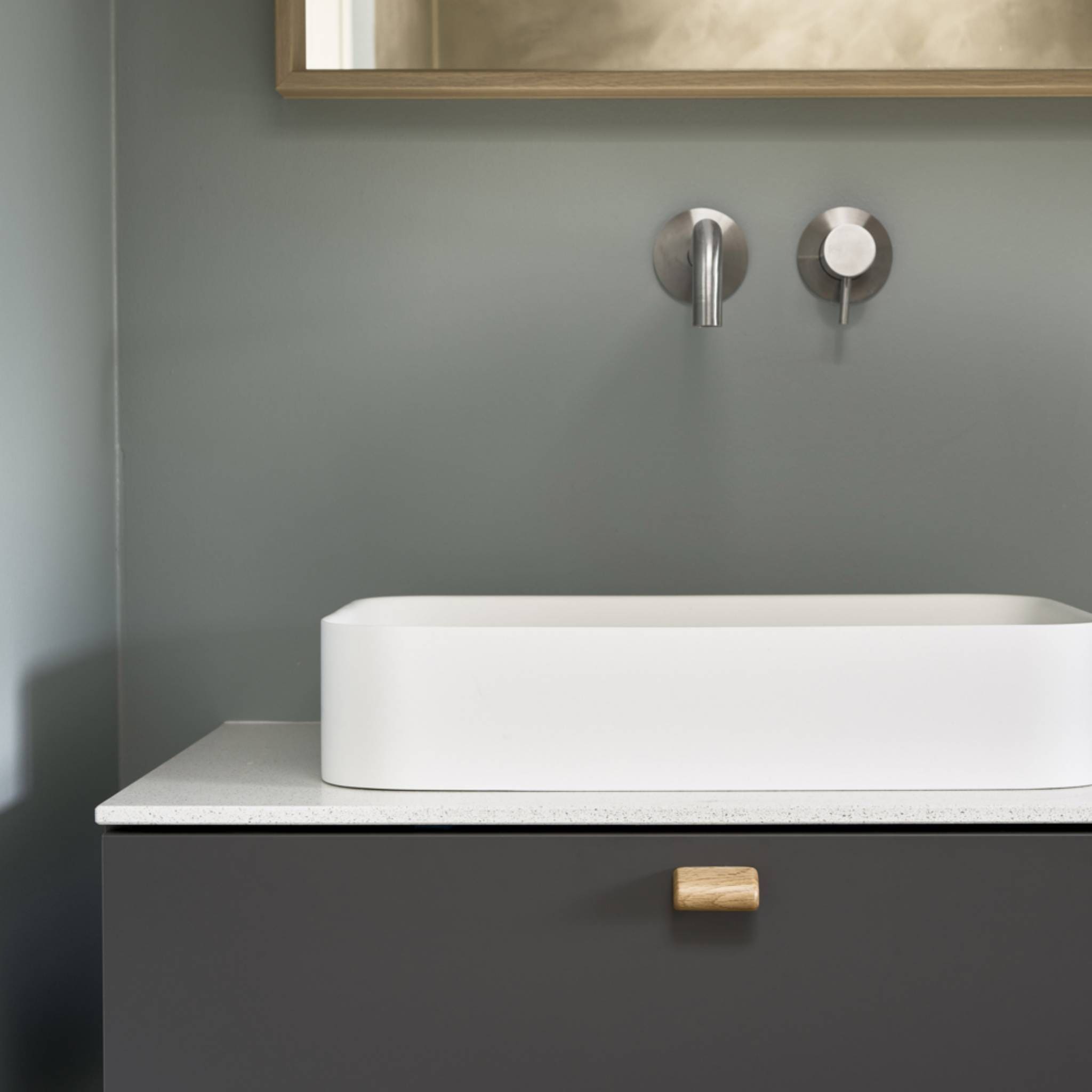 Glove | Greb i Lakeret Eg Furnipart FINICC