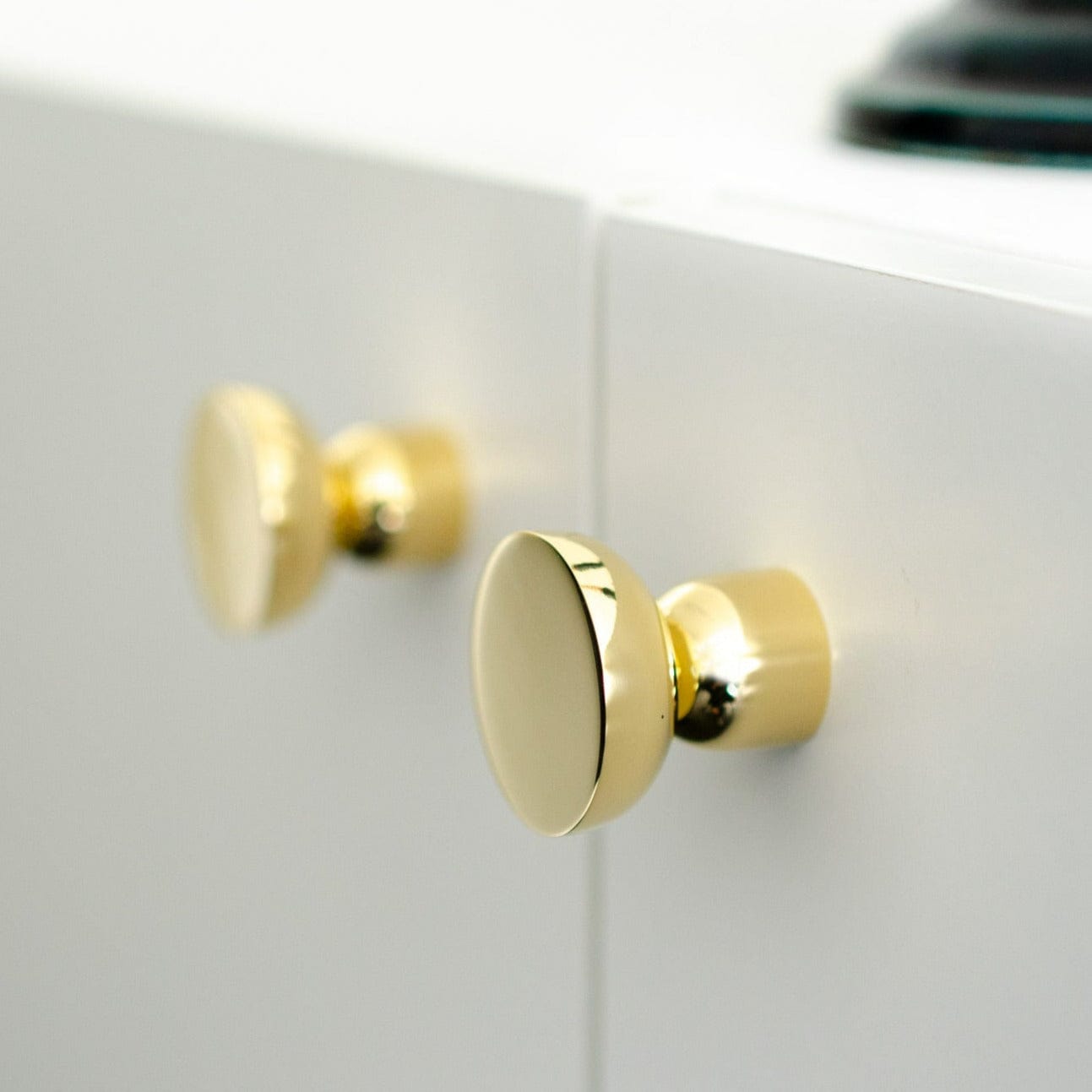 Kokeshi 3032 | Knop/Knage i Poleret Messing uden Lak Ø 30 mm x D 32 mm BB Sweden BB-KN52M FINICC