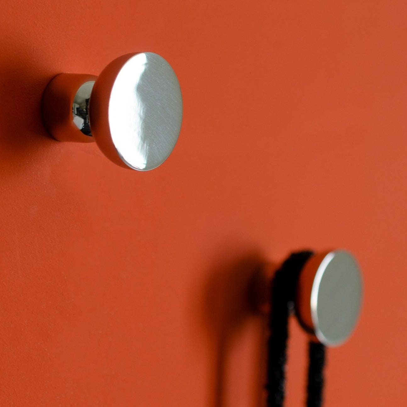 Kokeshi 3032 | Knop/Knage i Poleret Rustfrit Stål Ø 30 mm x D 32 mm BB Sweden FINICC