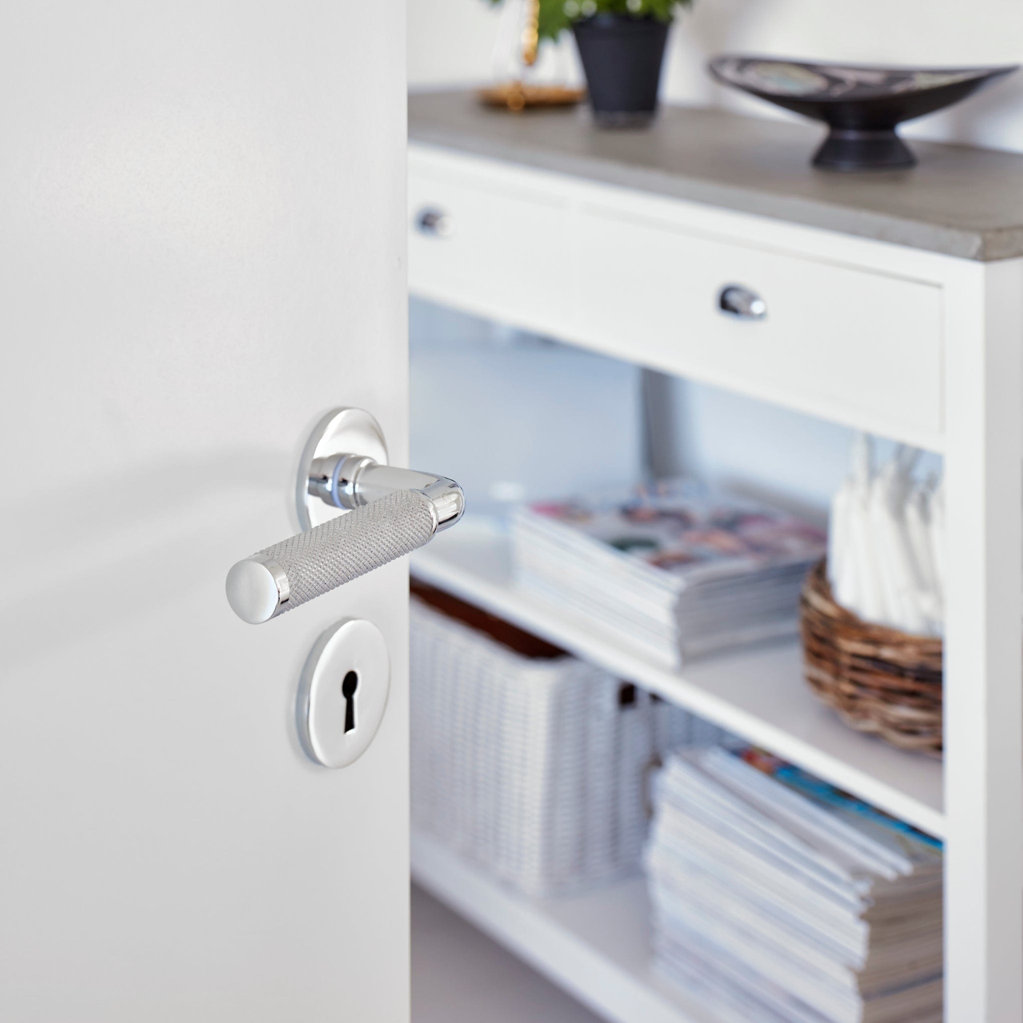 Lexington | Dørhåndtag i Blank Krom inkl nøgleskilte L 124 mm (C/C 30 mm) Habo HB-18013 FINICC