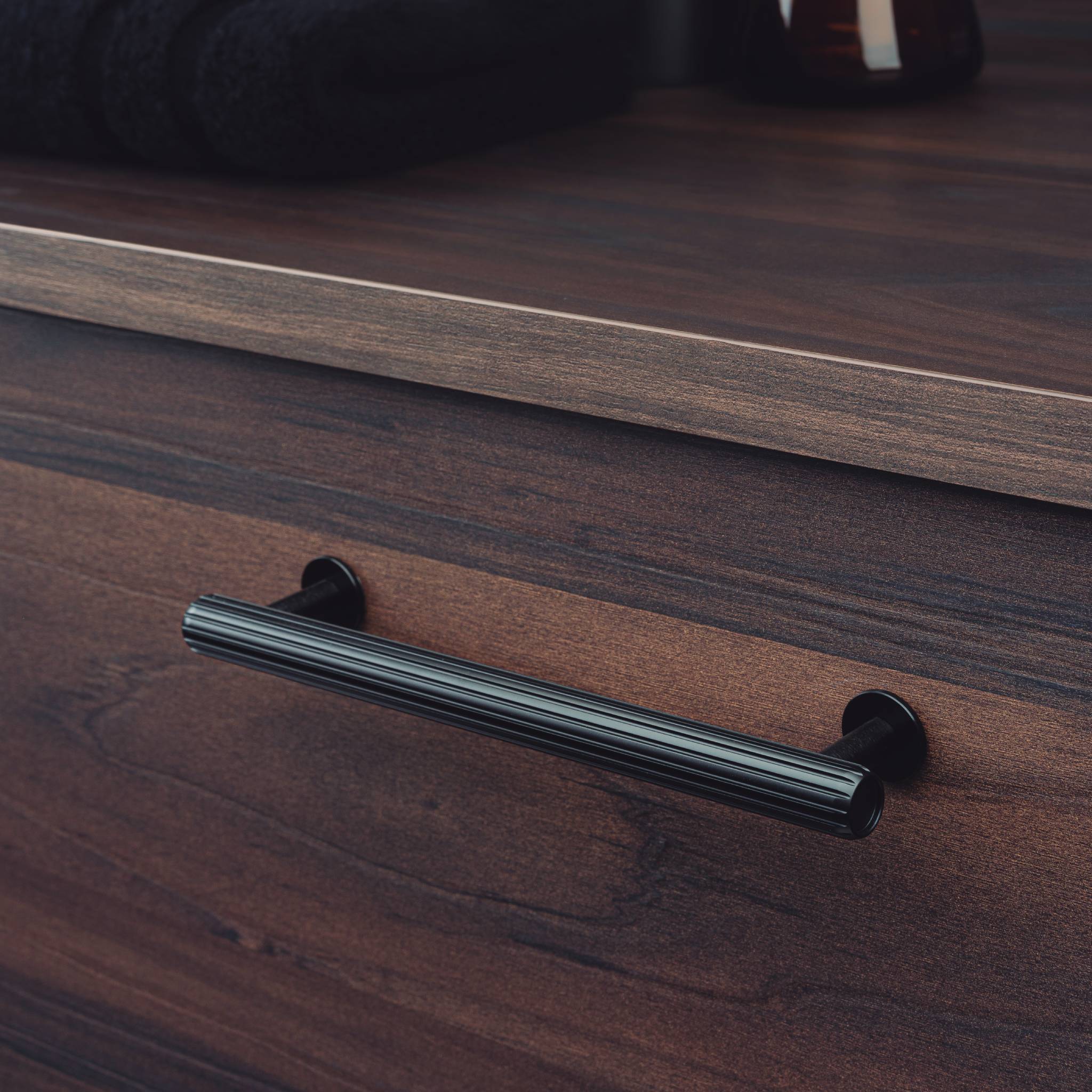 Rille | Greb i Børstet Sort Viefe FINICC