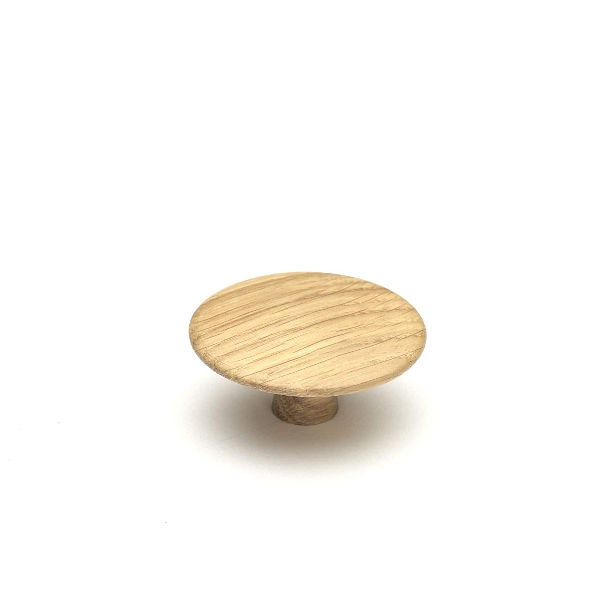Split | Møbelknop eller Knage i Lakeret Eg Ø 48 mm x D 22 mm Vonsild FINICC
