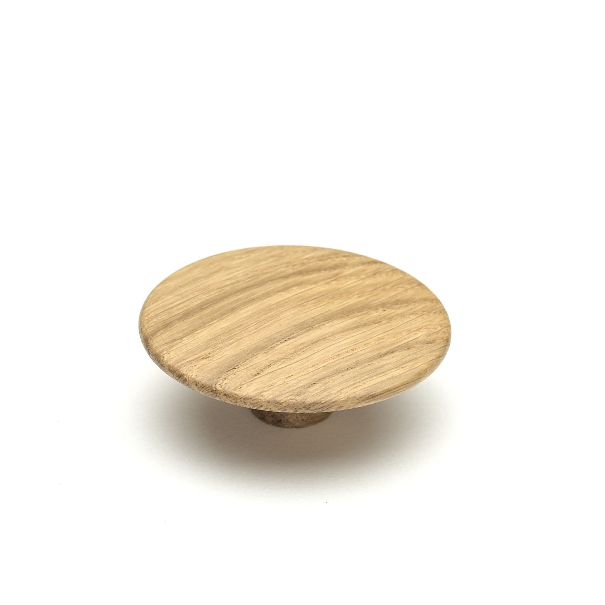 Split | Møbelknop eller Knage i Lakeret Eg Ø 64 mm x D 24 mm Vonsild FINICC