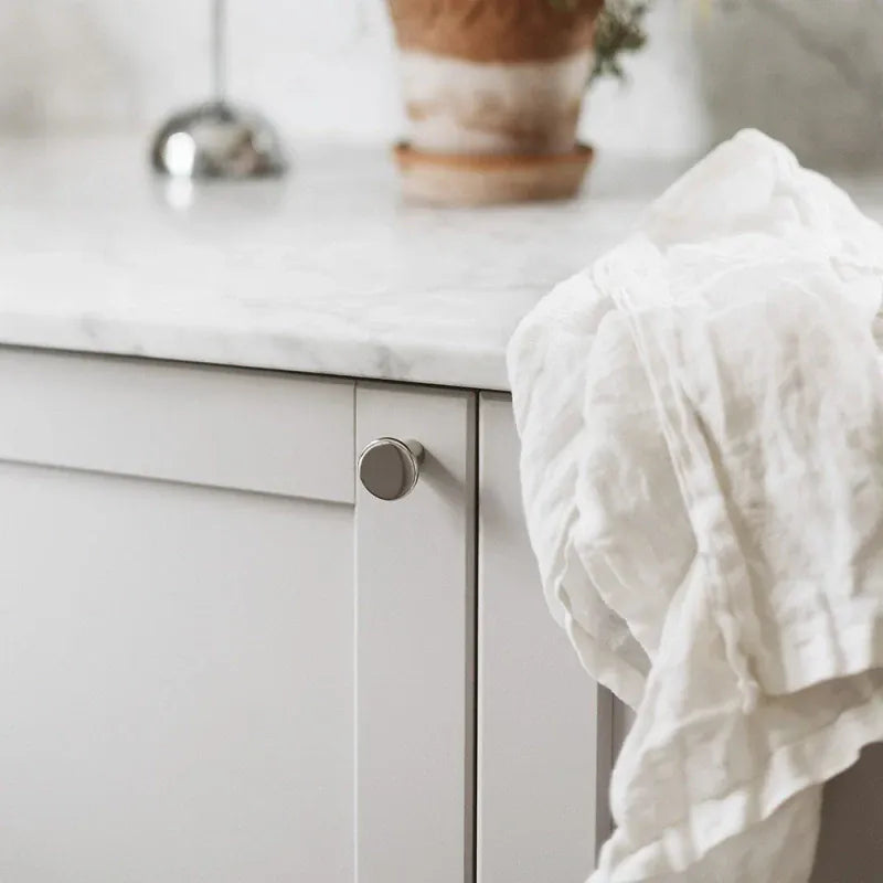 Bob | Knop i Blank Nikkel Ø 28 mm Beslag Design BD-339449-11 FINICC