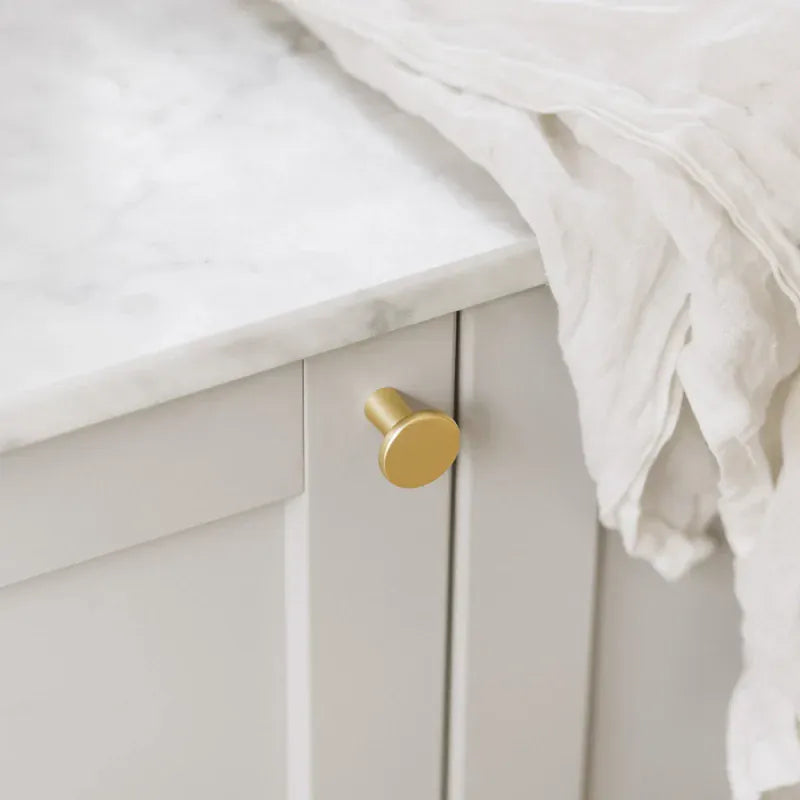 Bob | Knop i Børstet Messing Ø 28 mm Beslag Design BD-339447-11 FINICC