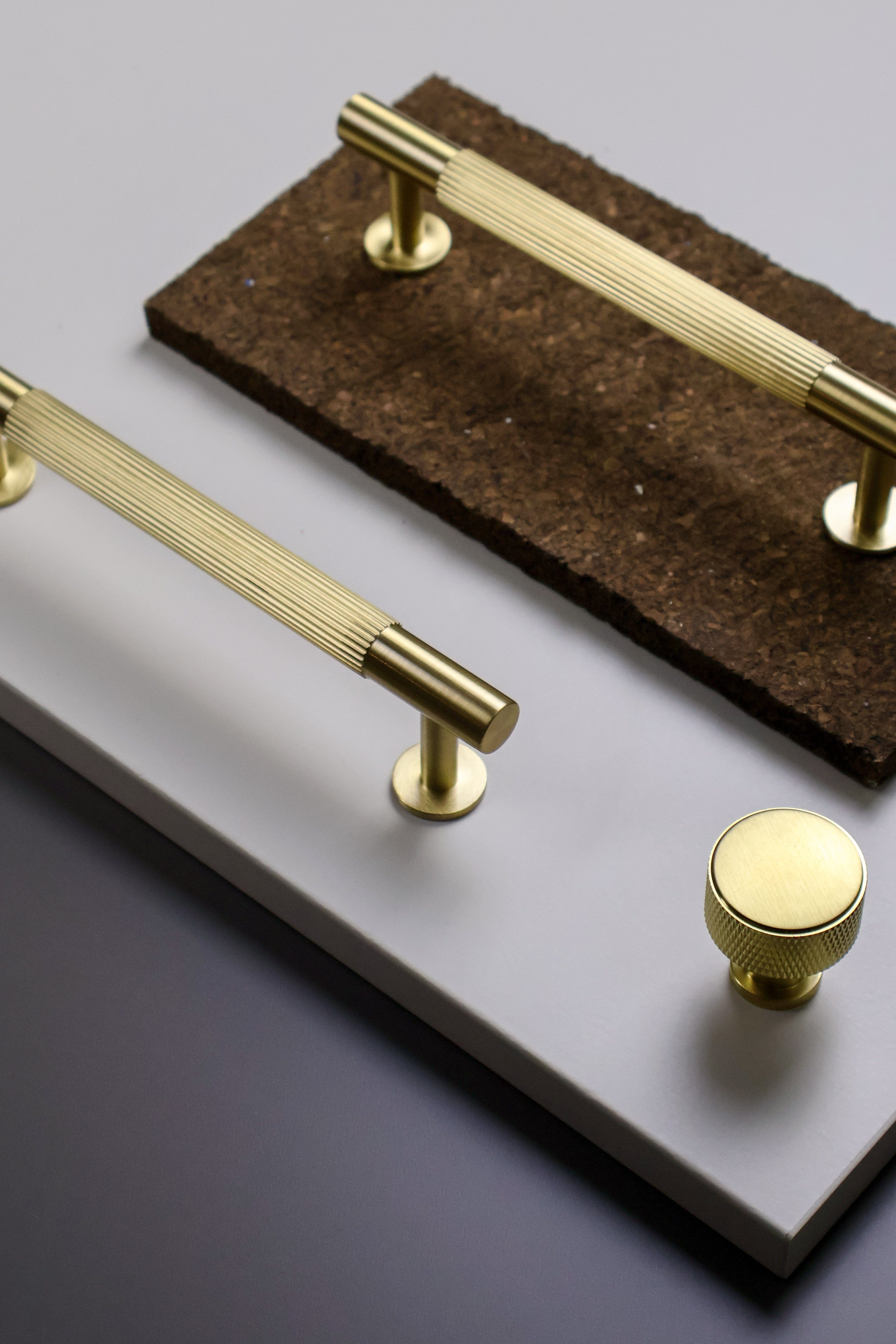 CB Lines | Greb i Børstet Messing med Lak Carlisle Brass FINICC