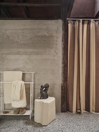 Chambray | Badeforhæng i Carob Brown/Sand L 160 mm x B 205 mm ferm LIVING FL-1104269517 FINICC