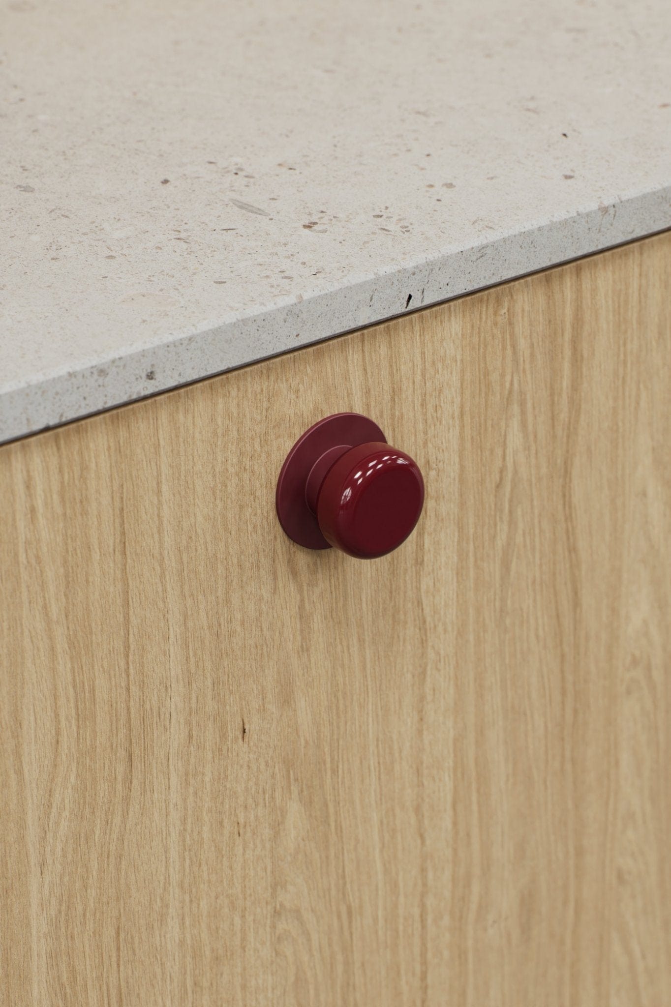 Colette | Knop i Blank Maroon Red Ø 50 mm x D 30 mm Furnipart FP-557720050-C007 FINICC