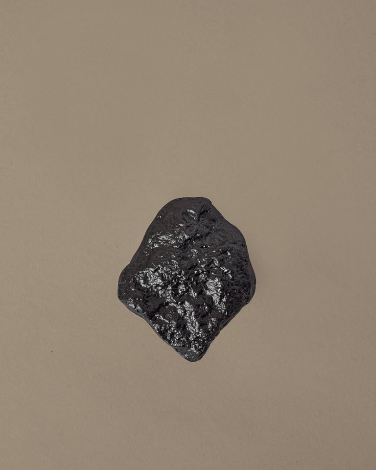 Comber Rock - Small | Knop/Knage i Sortoxideret Aluminium L 50 mm x B 60 mm ferm LIVING FL-1104270845 FINICC